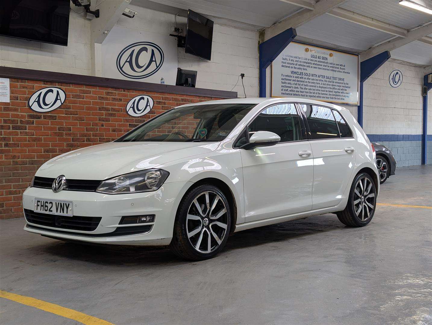 <p>2013 VOLKSWAGEN GOLF GT BLUEMOTION TECH T</p>