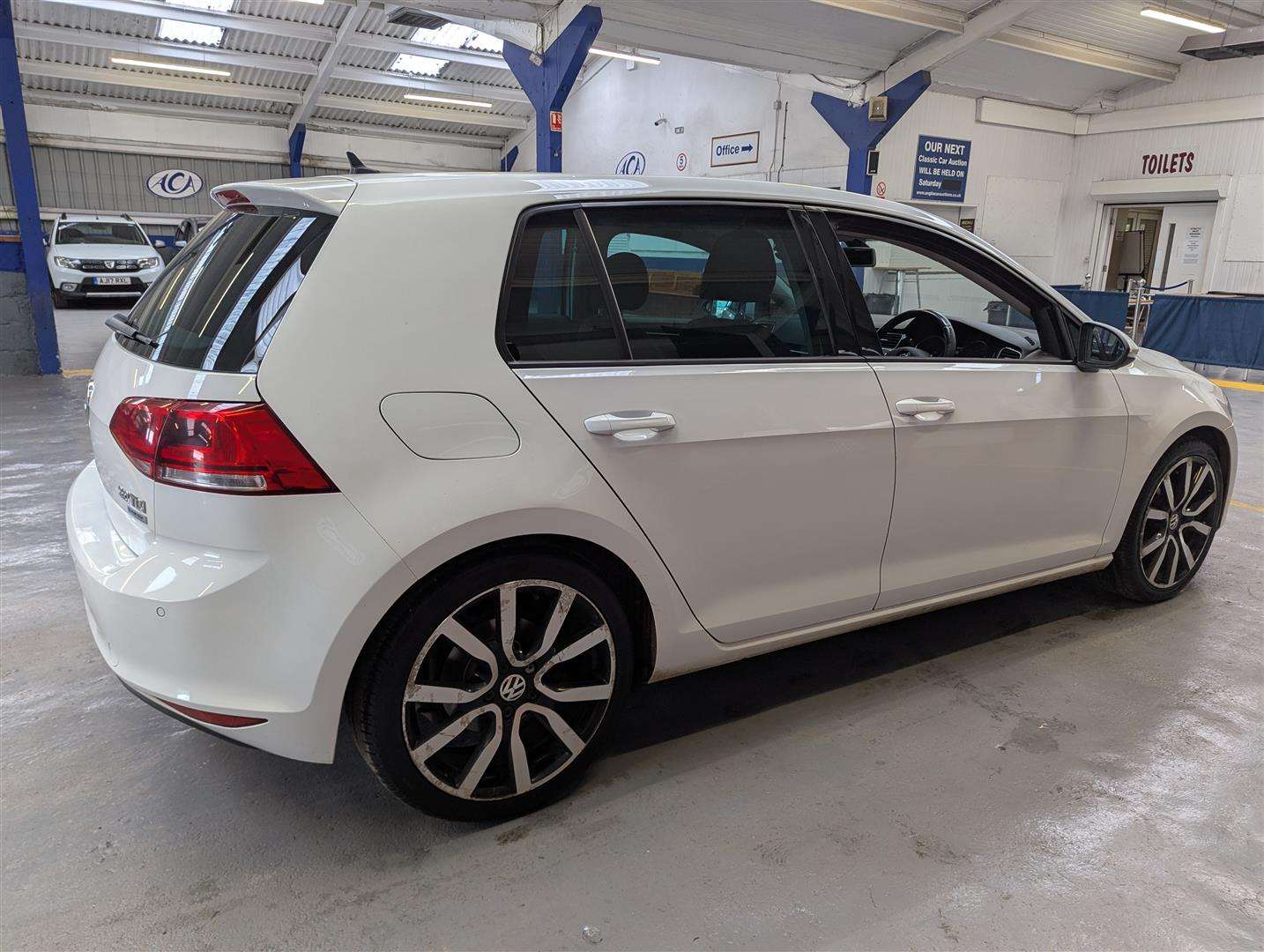 <p>2013 VOLKSWAGEN GOLF GT BLUEMOTION TECH T</p>