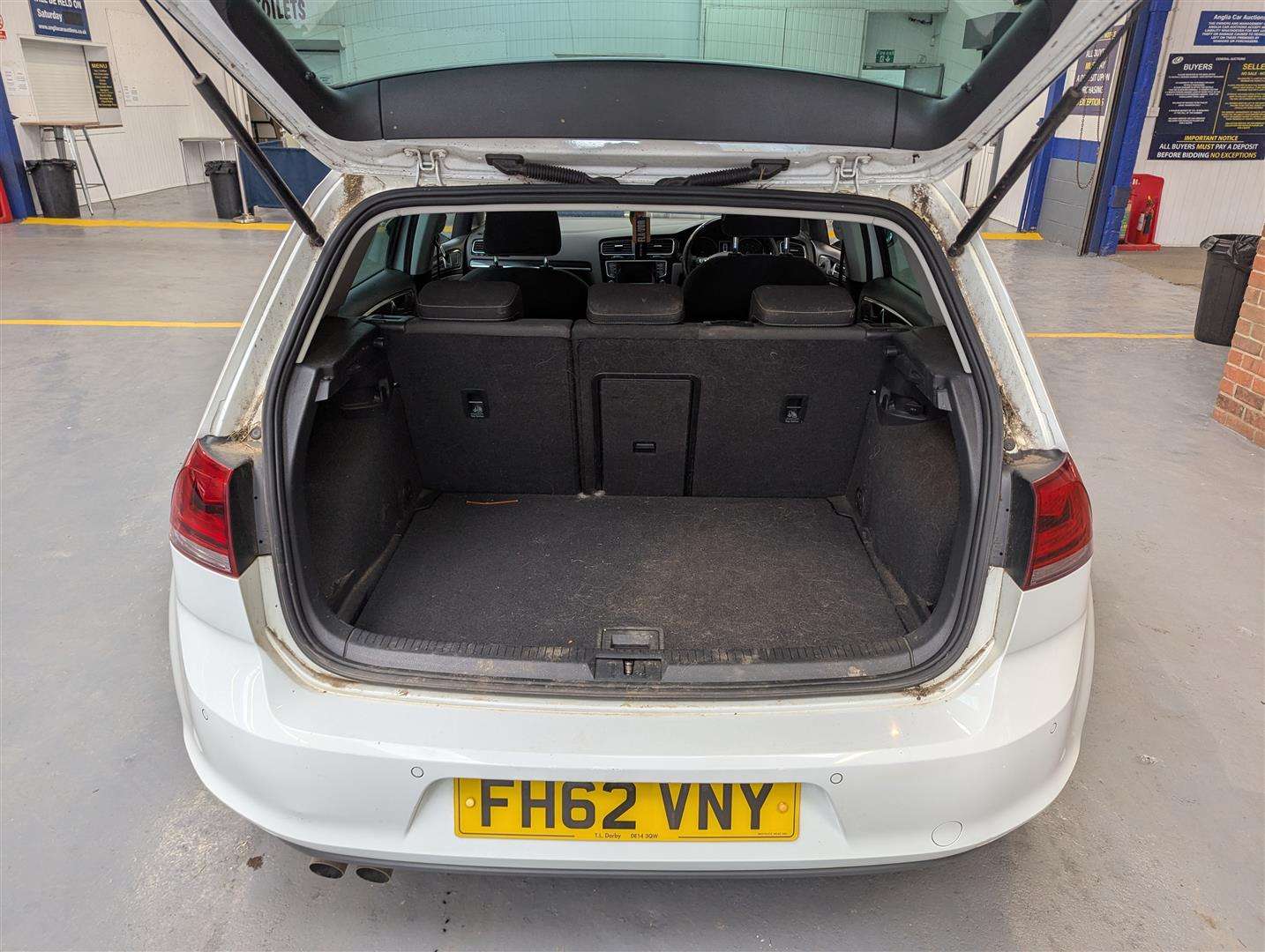 <p>2013 VOLKSWAGEN GOLF GT BLUEMOTION TECH T</p>