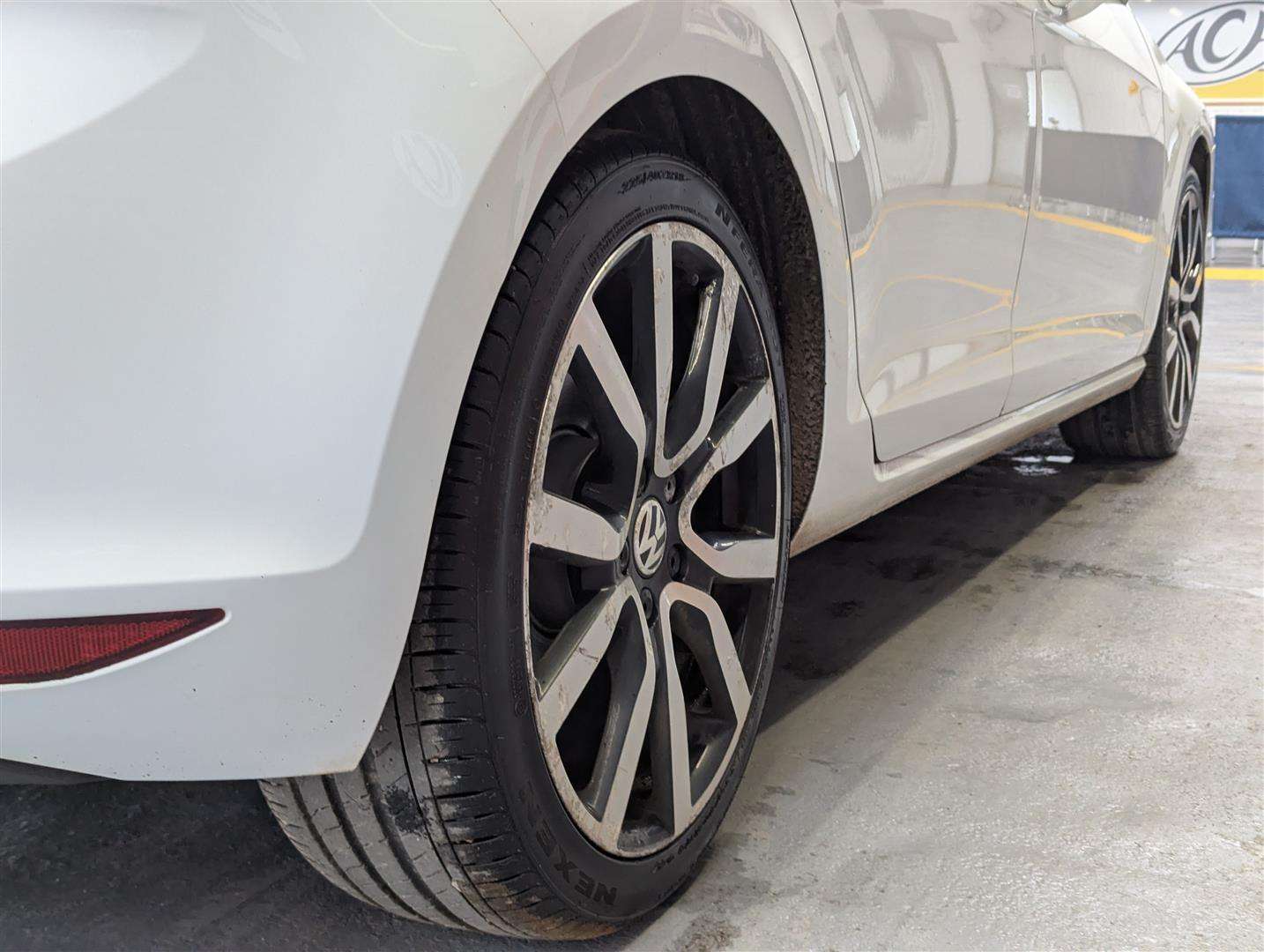 <p>2013 VOLKSWAGEN GOLF GT BLUEMOTION TECH T</p>