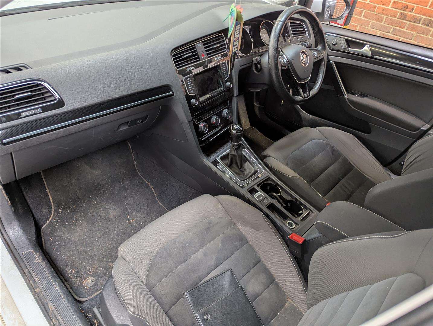 <p>2013 VOLKSWAGEN GOLF GT BLUEMOTION TECH T</p>