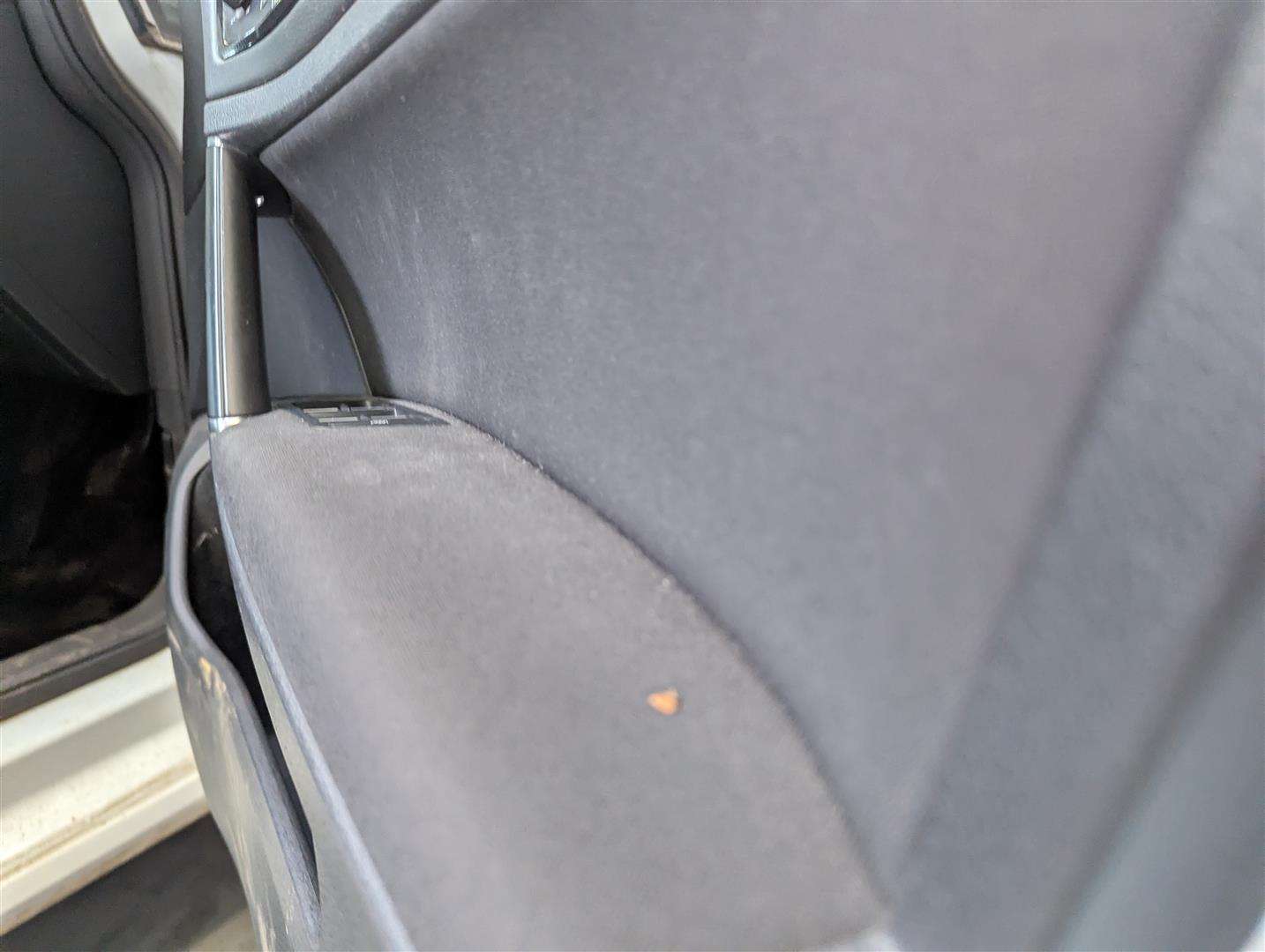 <p>2013 VOLKSWAGEN GOLF GT BLUEMOTION TECH T</p>