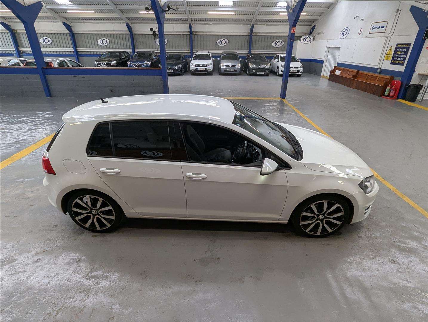 <p>2013 VOLKSWAGEN GOLF GT BLUEMOTION TECH T</p>