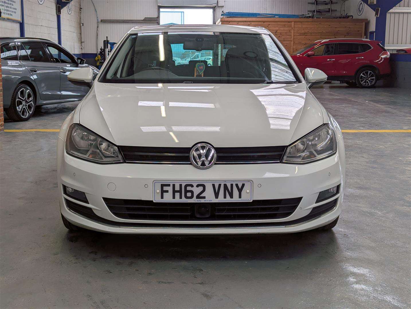 <p>2013 VOLKSWAGEN GOLF GT BLUEMOTION TECH T</p>