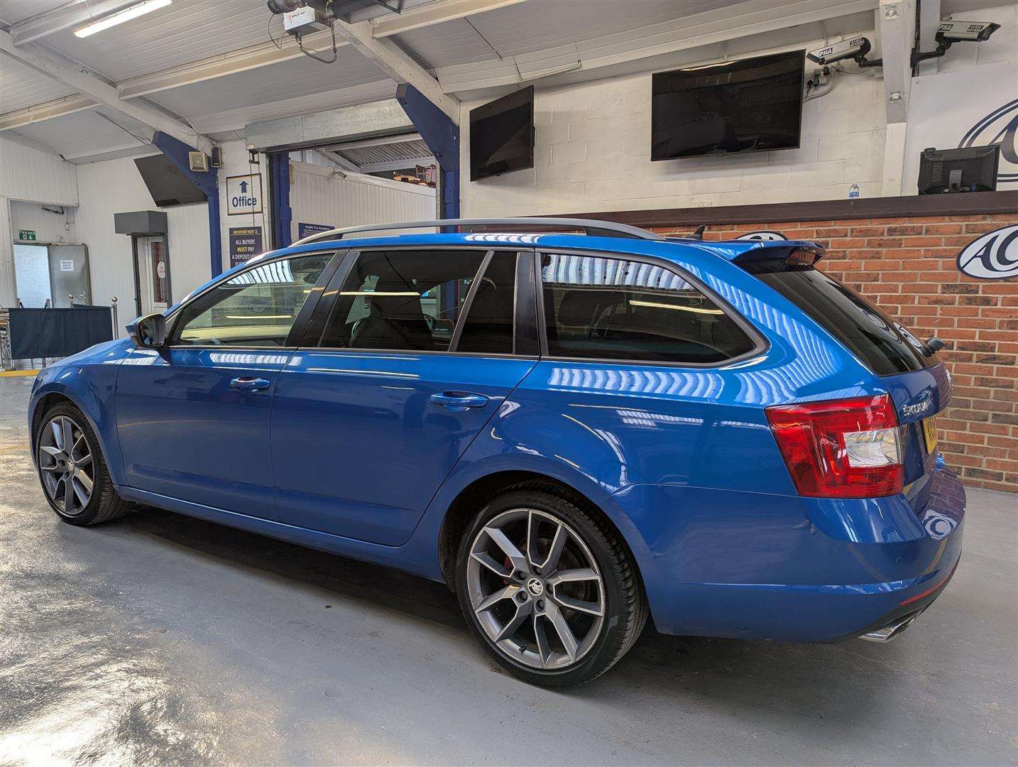 <p>2015 SKODA OCTAVIA VRS TDI CR</p>