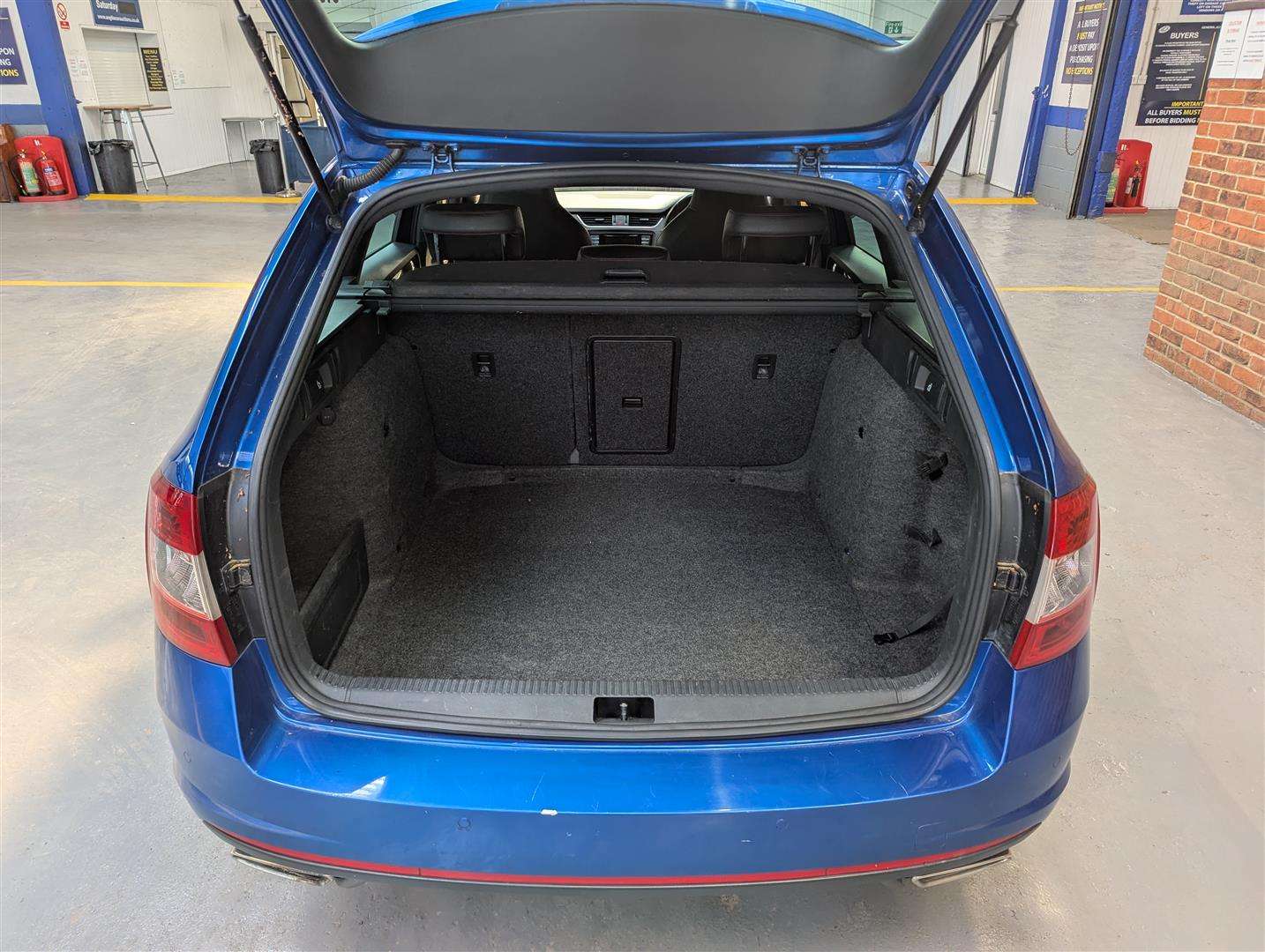 <p>2015 SKODA OCTAVIA VRS TDI CR</p>