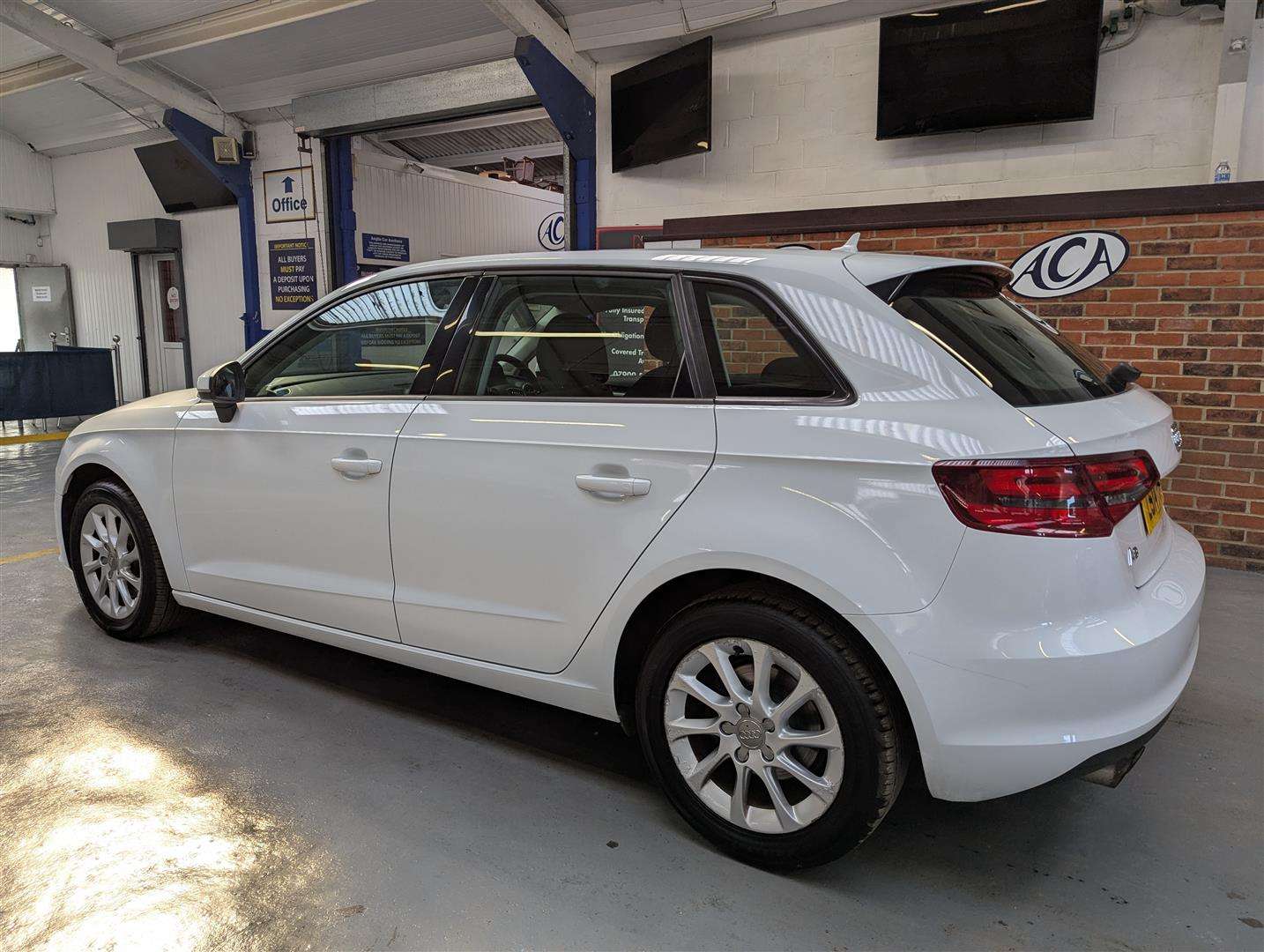 <p>2014 AUDI A3 SE TFSI</p>