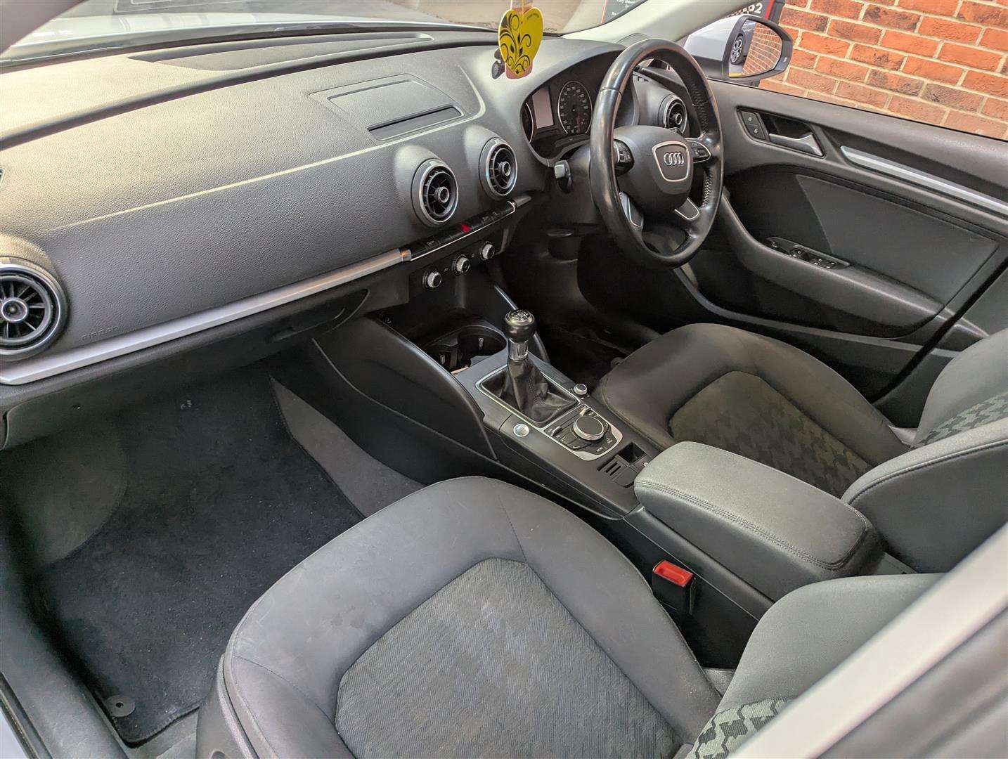 <p>2014 AUDI A3 SE TFSI</p>