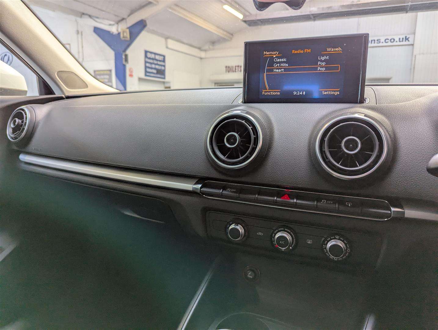 <p>2014 AUDI A3 SE TFSI</p>