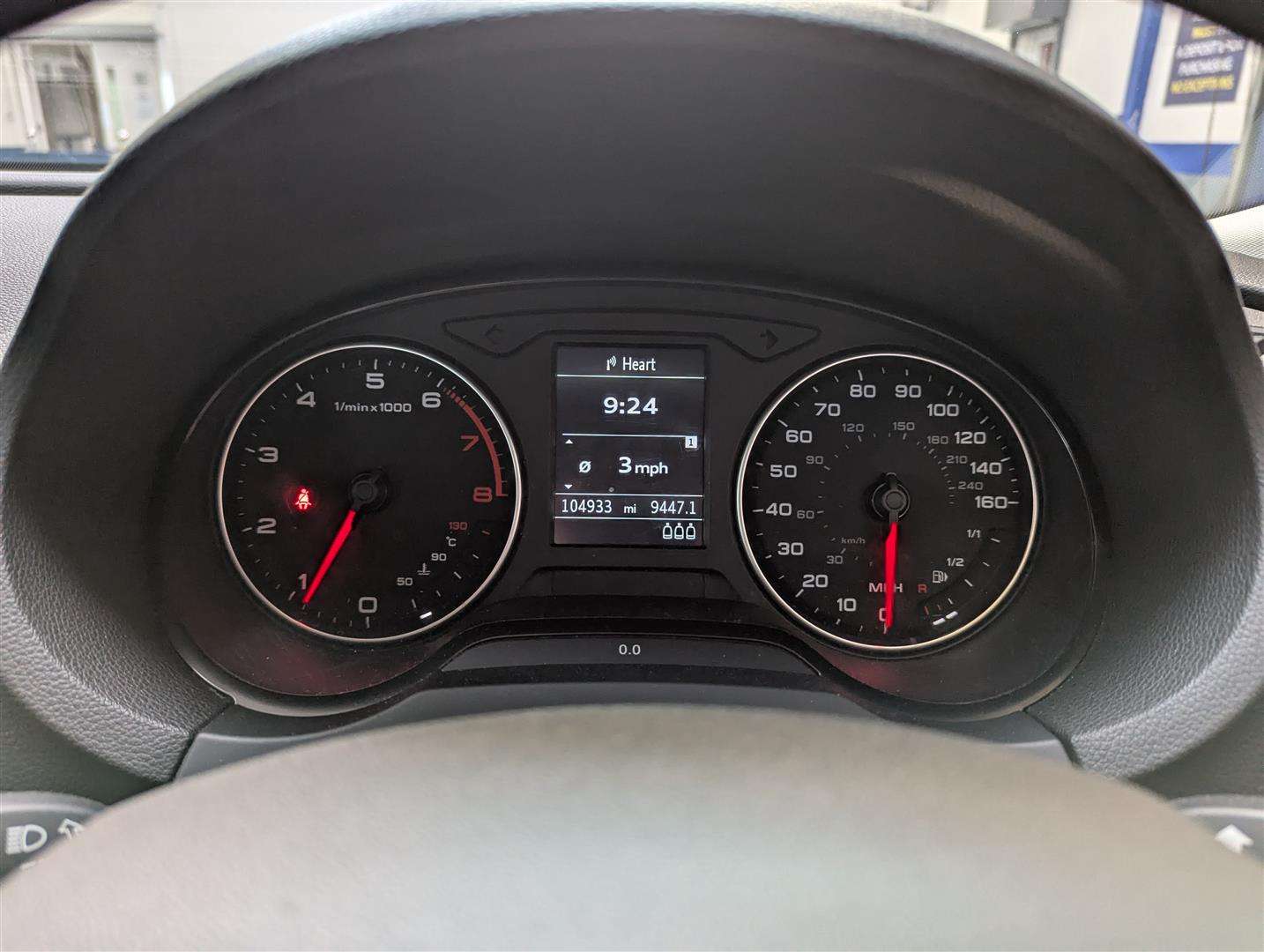<p>2014 AUDI A3 SE TFSI</p>
