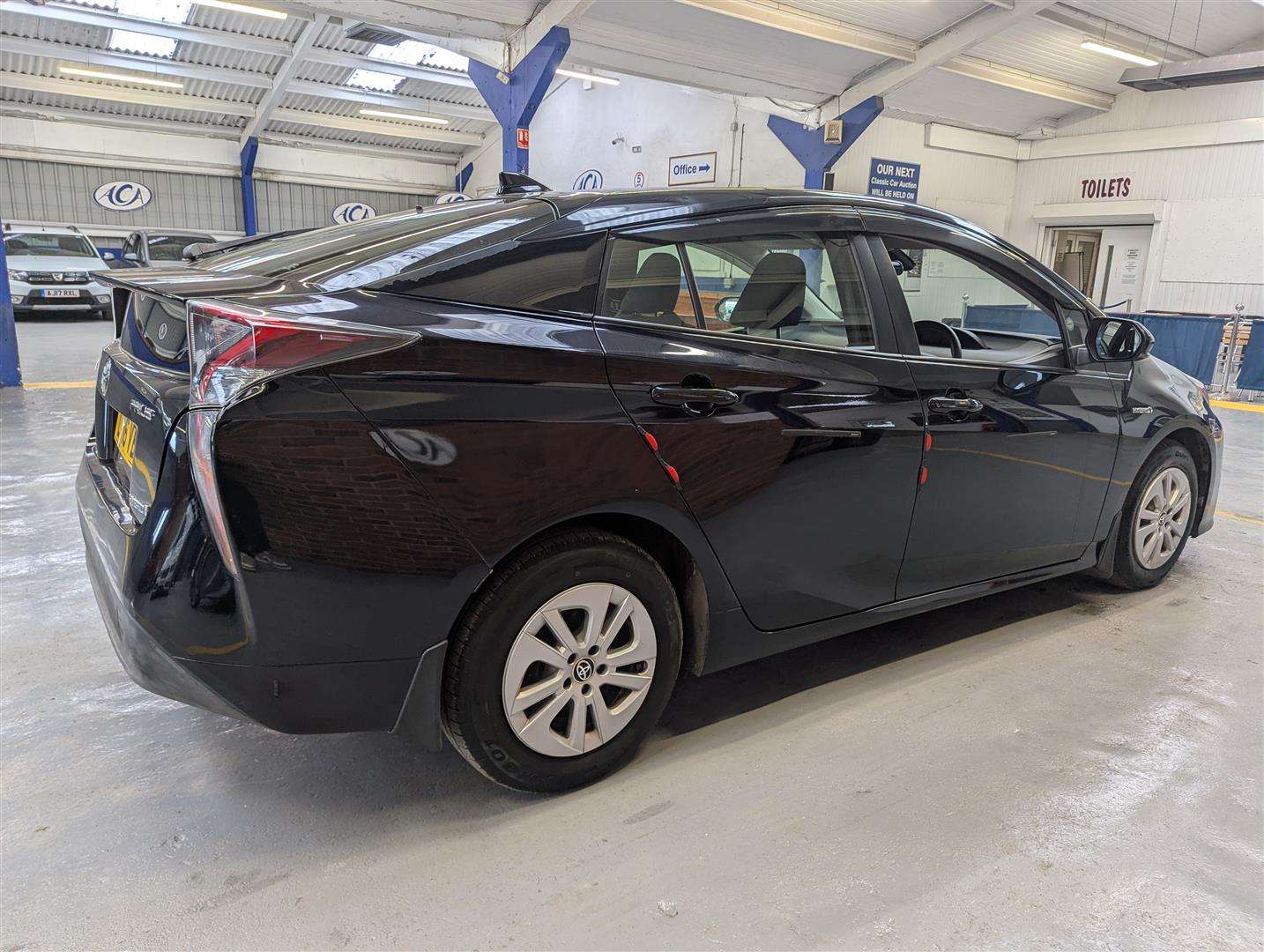 <p>2016 TOYOTA PRIUS ACTIVE VVT-I CVT</p>