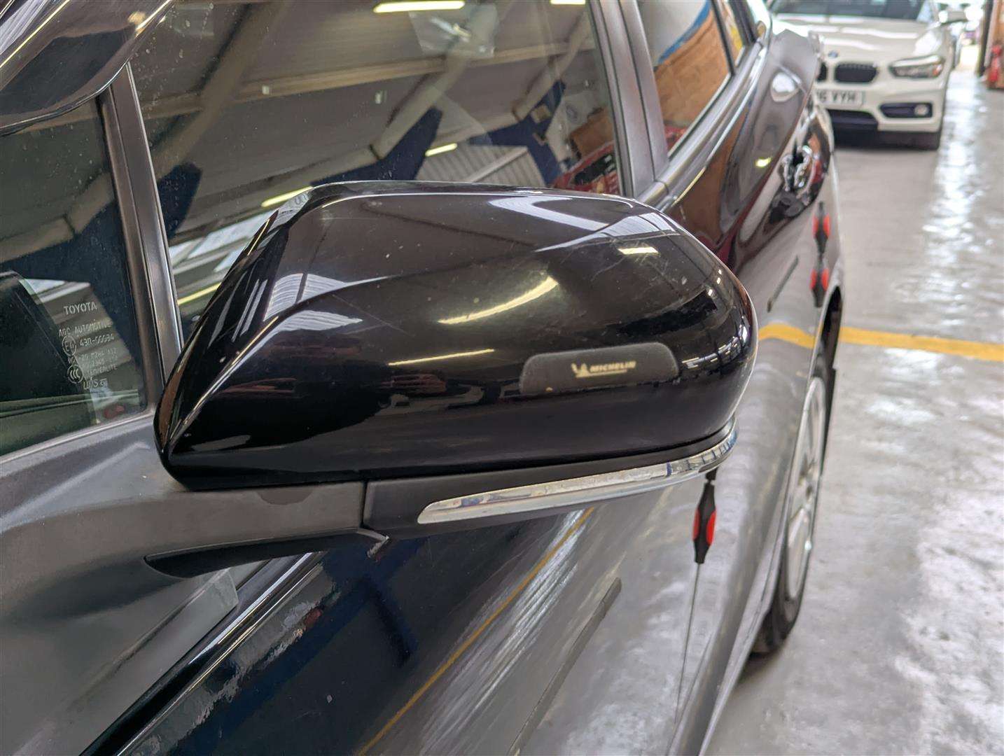 <p>2016 TOYOTA PRIUS ACTIVE VVT-I CVT</p>