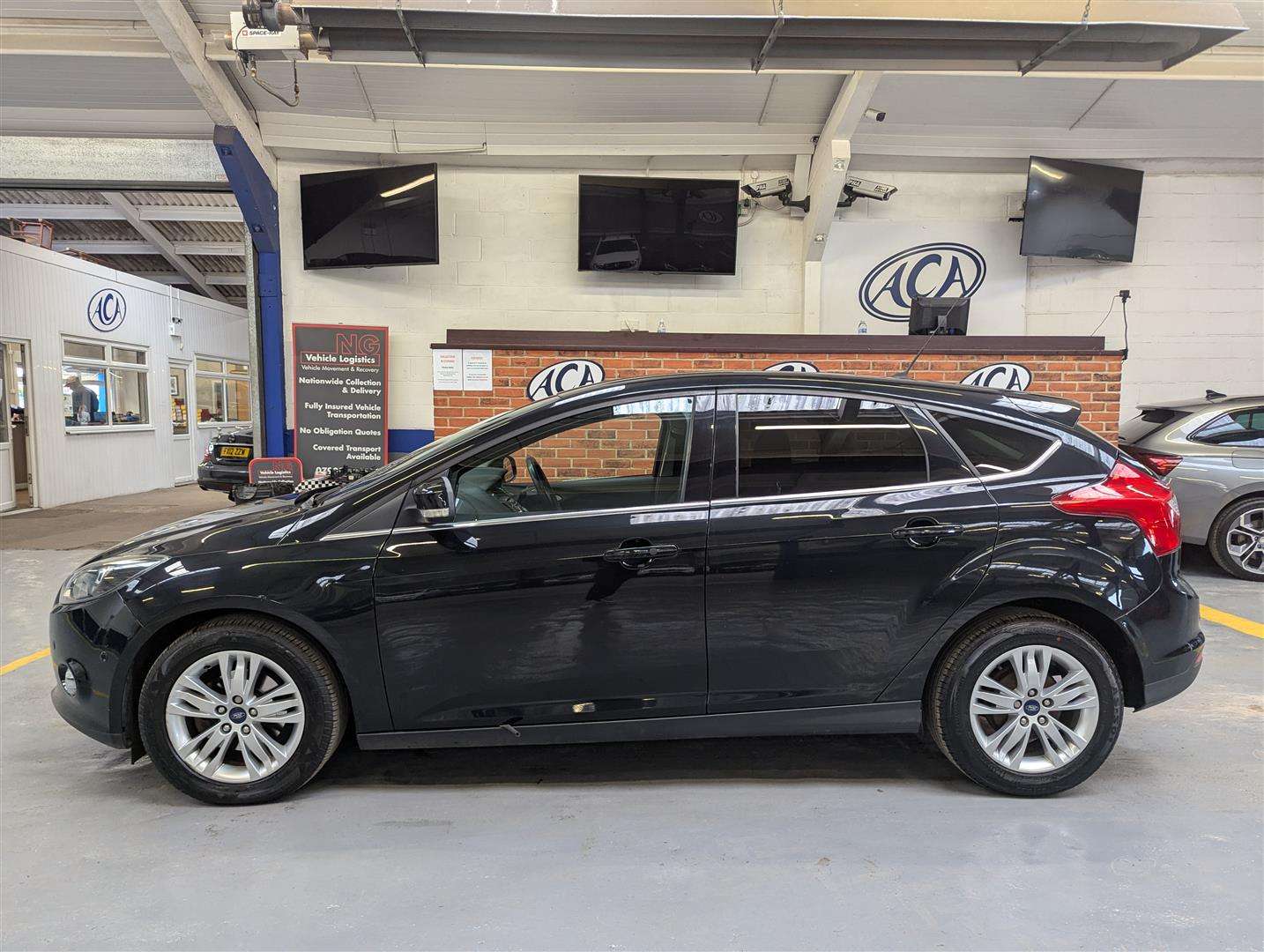 <p>2014 FORD FOCUS TITANIUM NAVIGATOR</p>