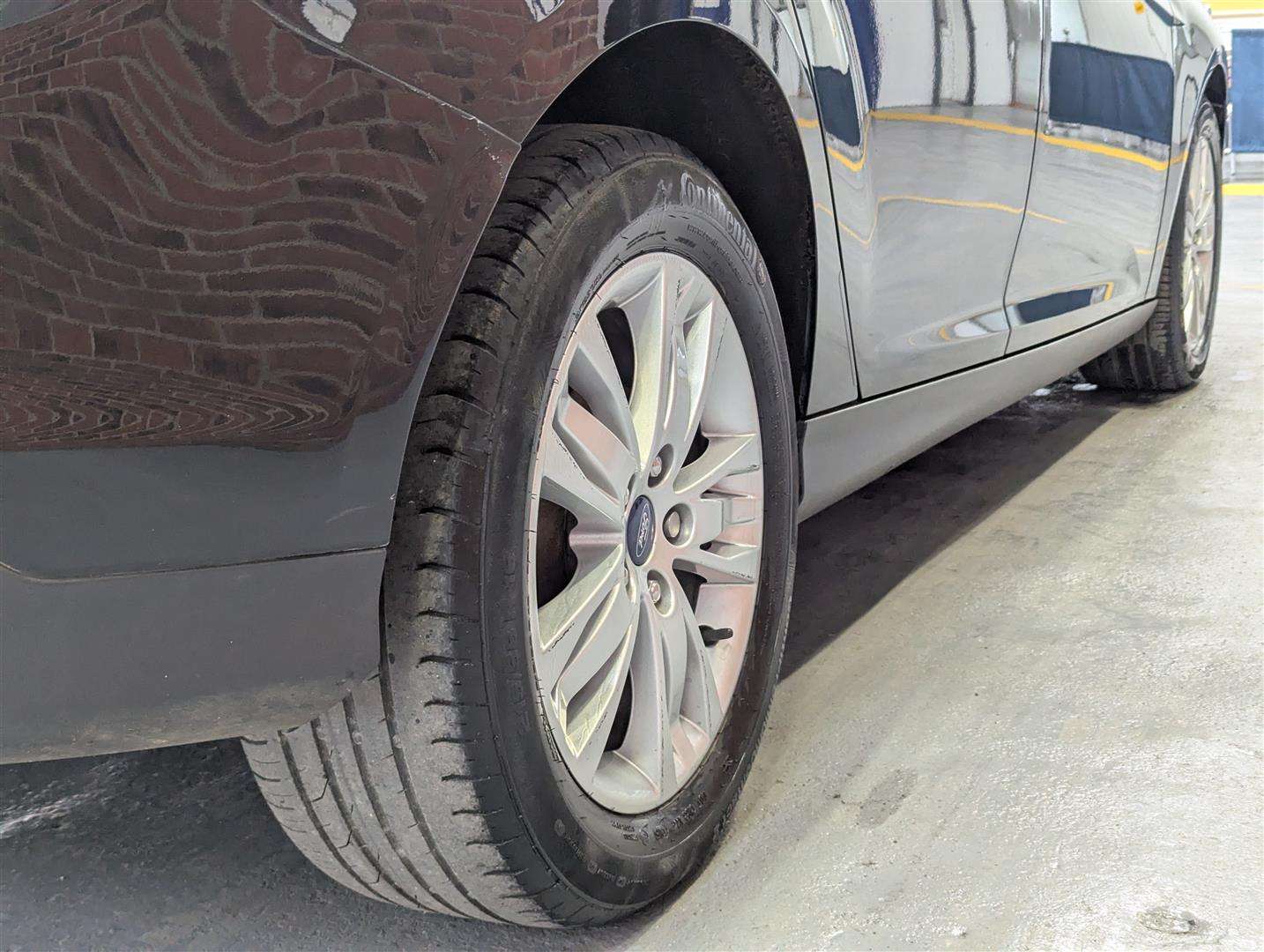 <p>2014 FORD FOCUS TITANIUM NAVIGATOR</p>