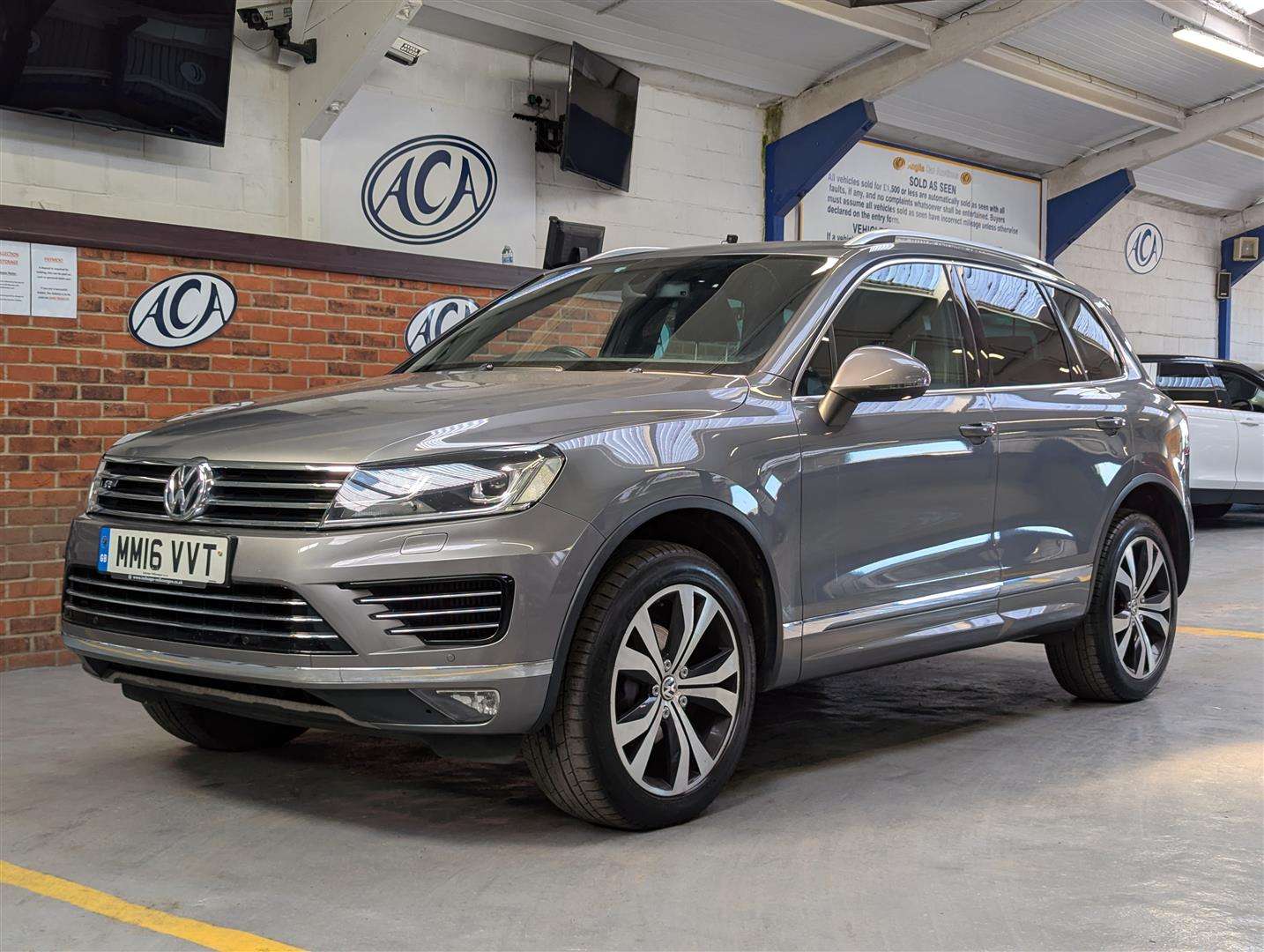 <p>2016 VOLKSWAGEN TOUAREG V6 R-LINE TDI BMT</p>