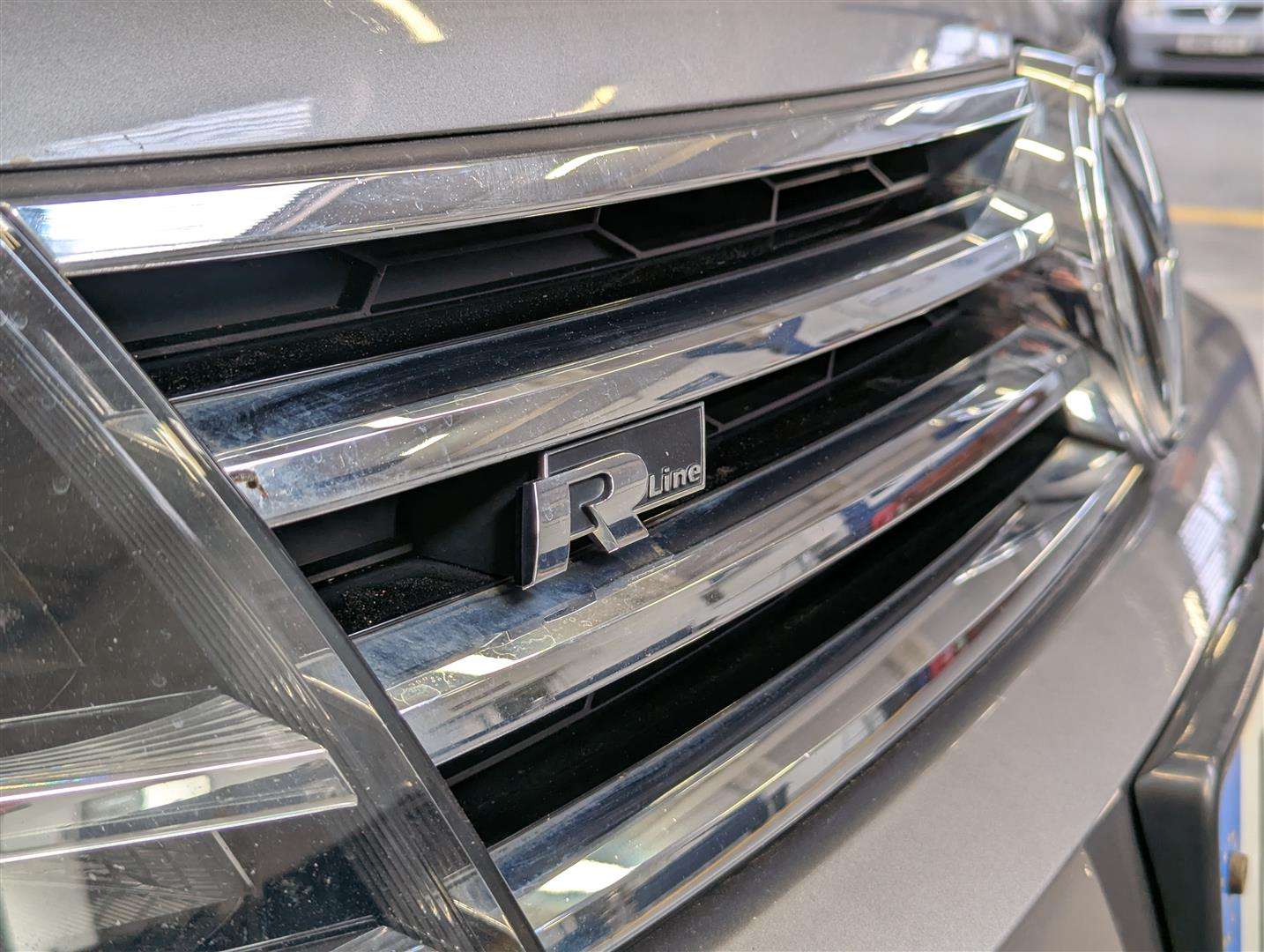 <p>2016 VOLKSWAGEN TOUAREG V6 R-LINE TDI BMT</p>