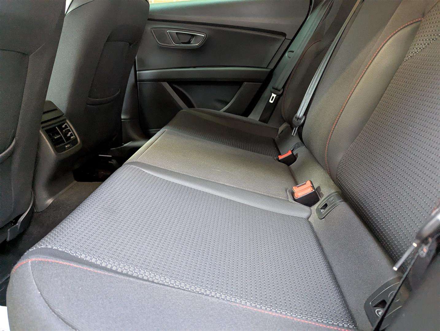 <p>2016 SEAT LEON FR TECHNOLOGY TDI</p>