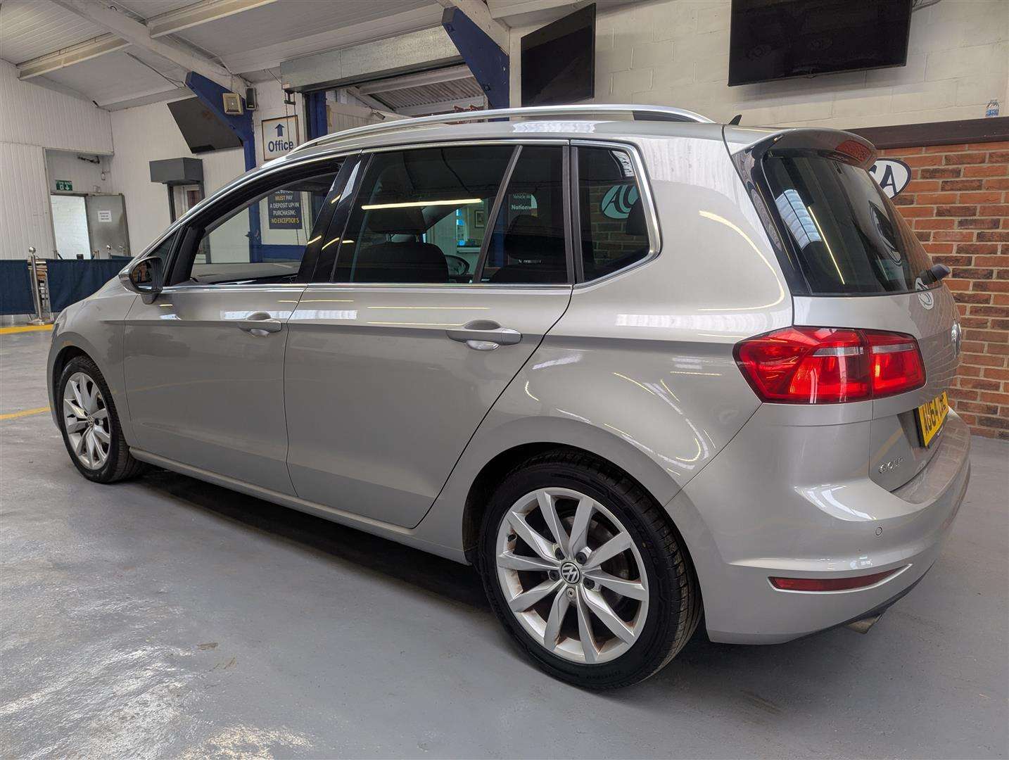 <p>2014 VOLKSWAGEN GOLF SV GT TDI</p>