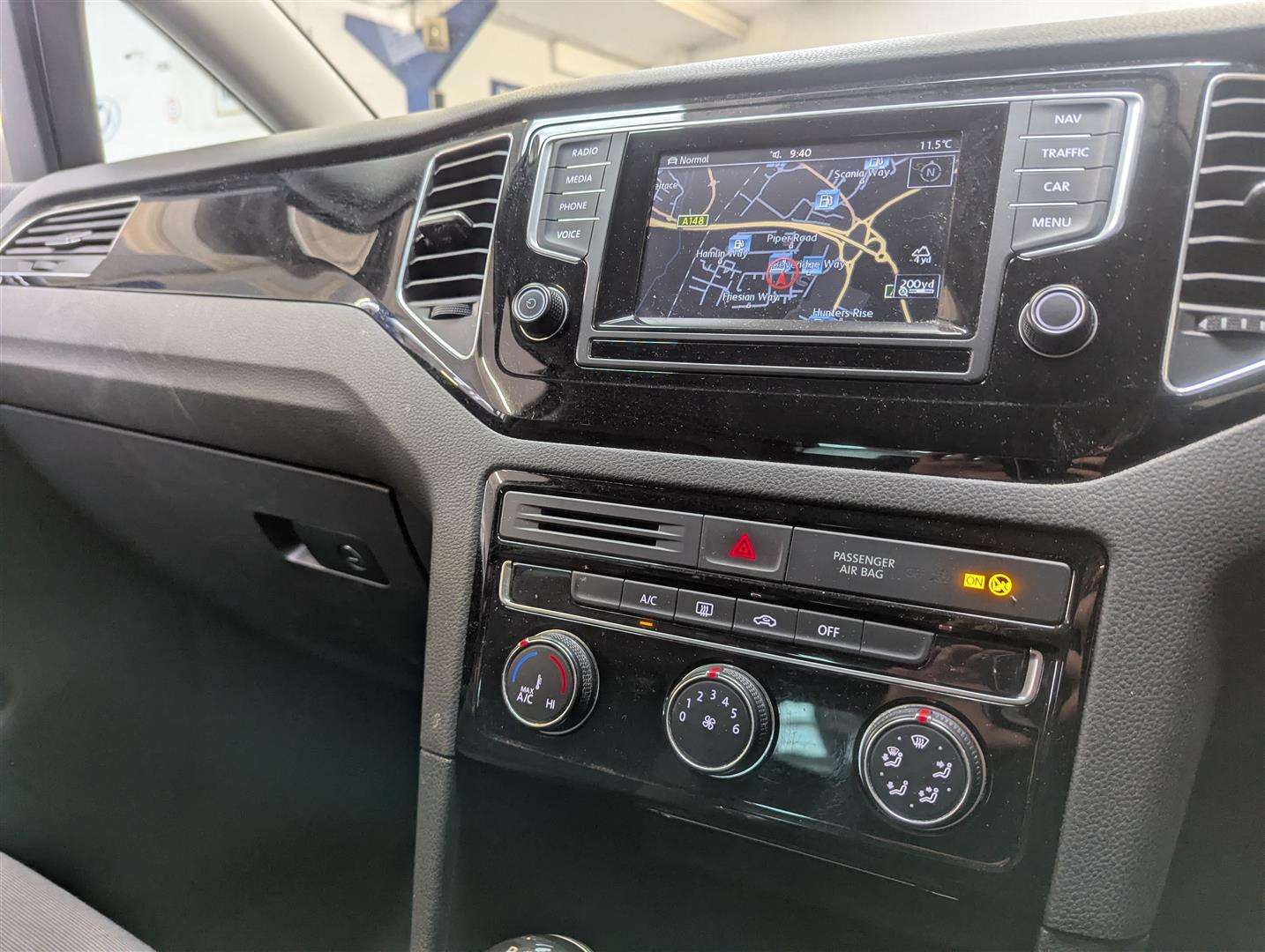 <p>2014 VOLKSWAGEN GOLF SV GT TDI</p>