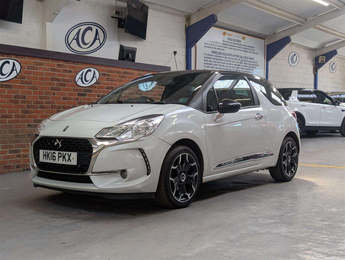 <p>2016 DS DS3 ELEGANCE BLUEHDI S/S</p>