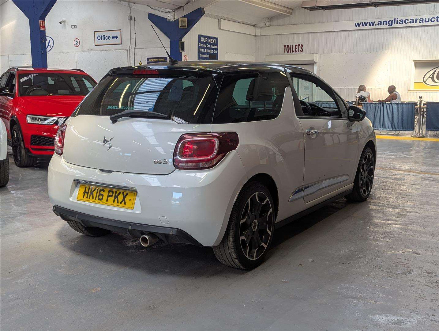 <p>2016 DS DS3 ELEGANCE BLUEHDI S/S</p>