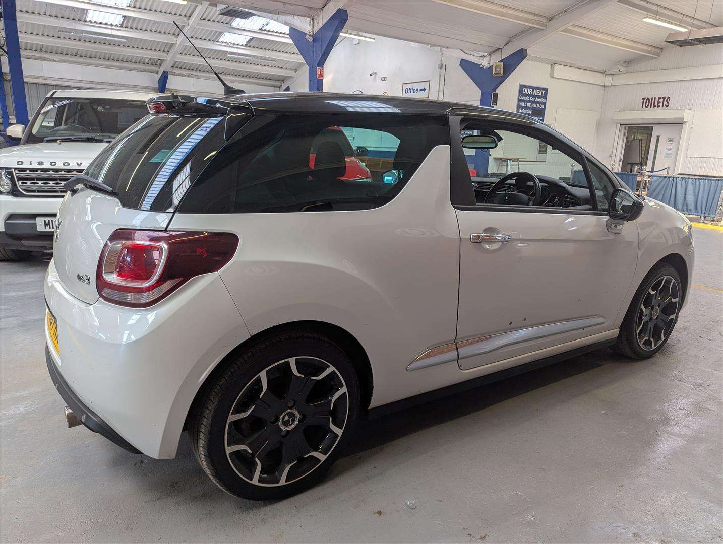<p>2016 DS DS3 ELEGANCE BLUEHDI S/S</p>