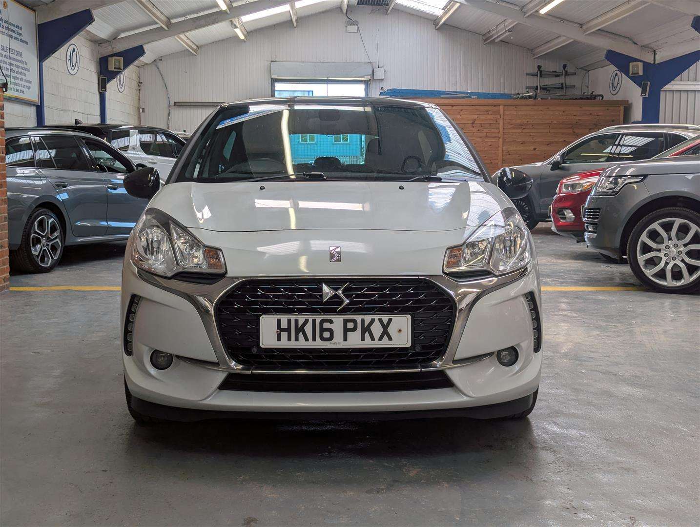 <p>2016 DS DS3 ELEGANCE BLUEHDI S/S</p>
