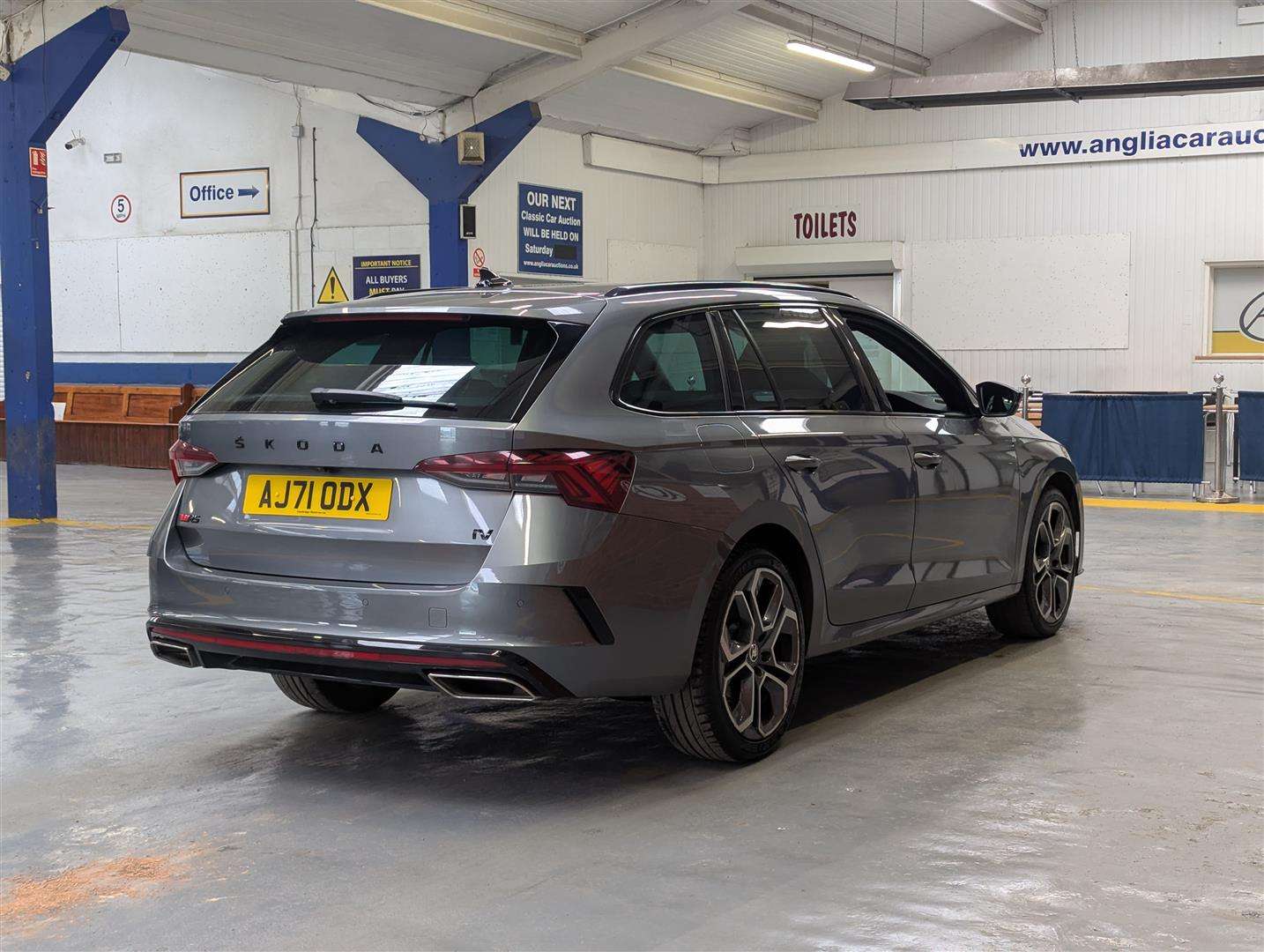 <p>2022 SKODA OCTAVIA VRS TSI IV S-A</p>