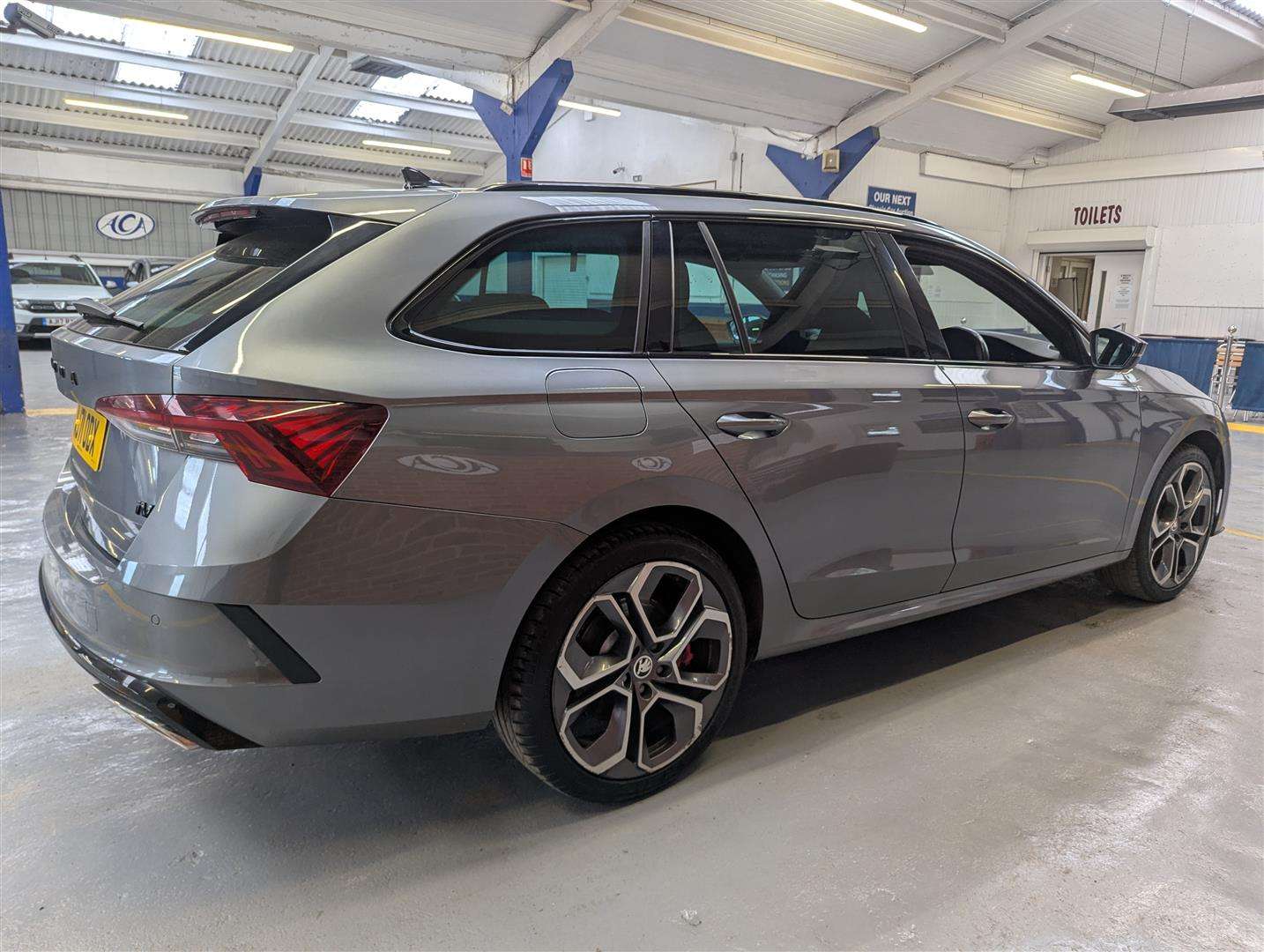 <p>2022 SKODA OCTAVIA VRS TSI IV S-A</p>
