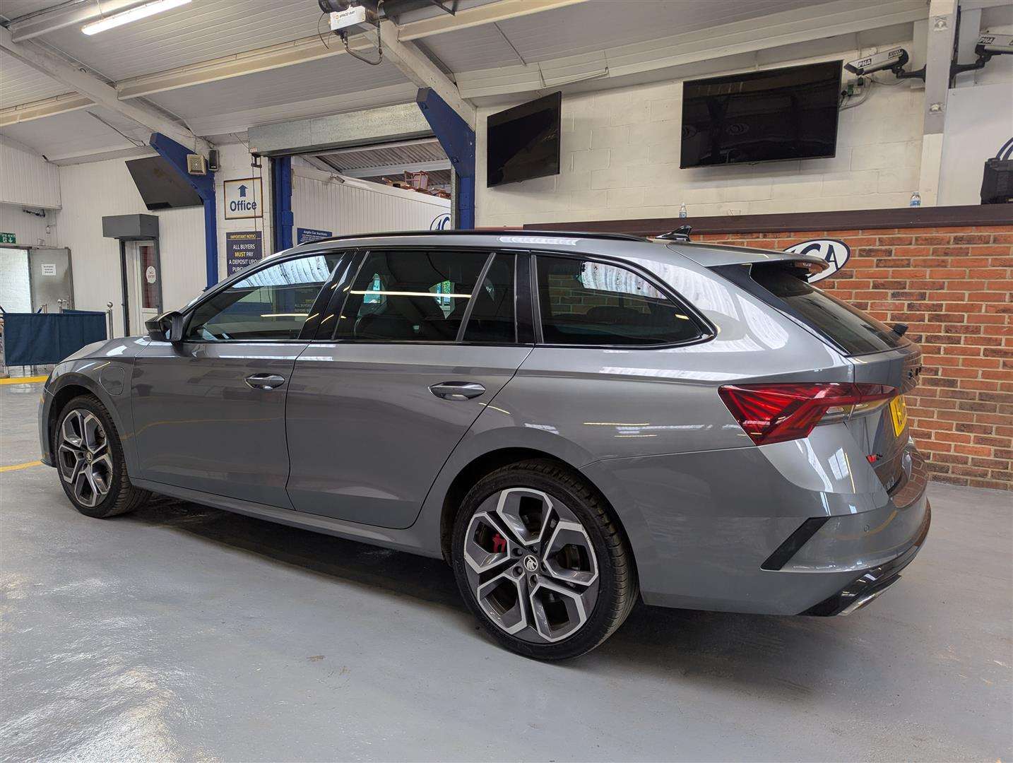 <p>2022 SKODA OCTAVIA VRS TSI IV S-A</p>
