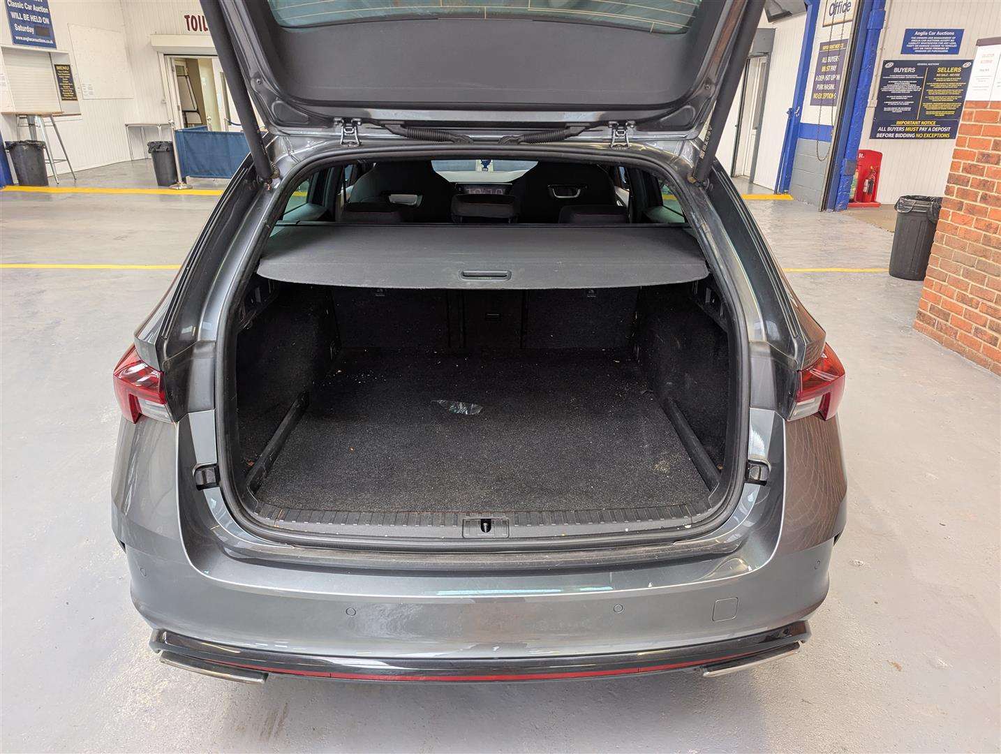 <p>2022 SKODA OCTAVIA VRS TSI IV S-A</p>