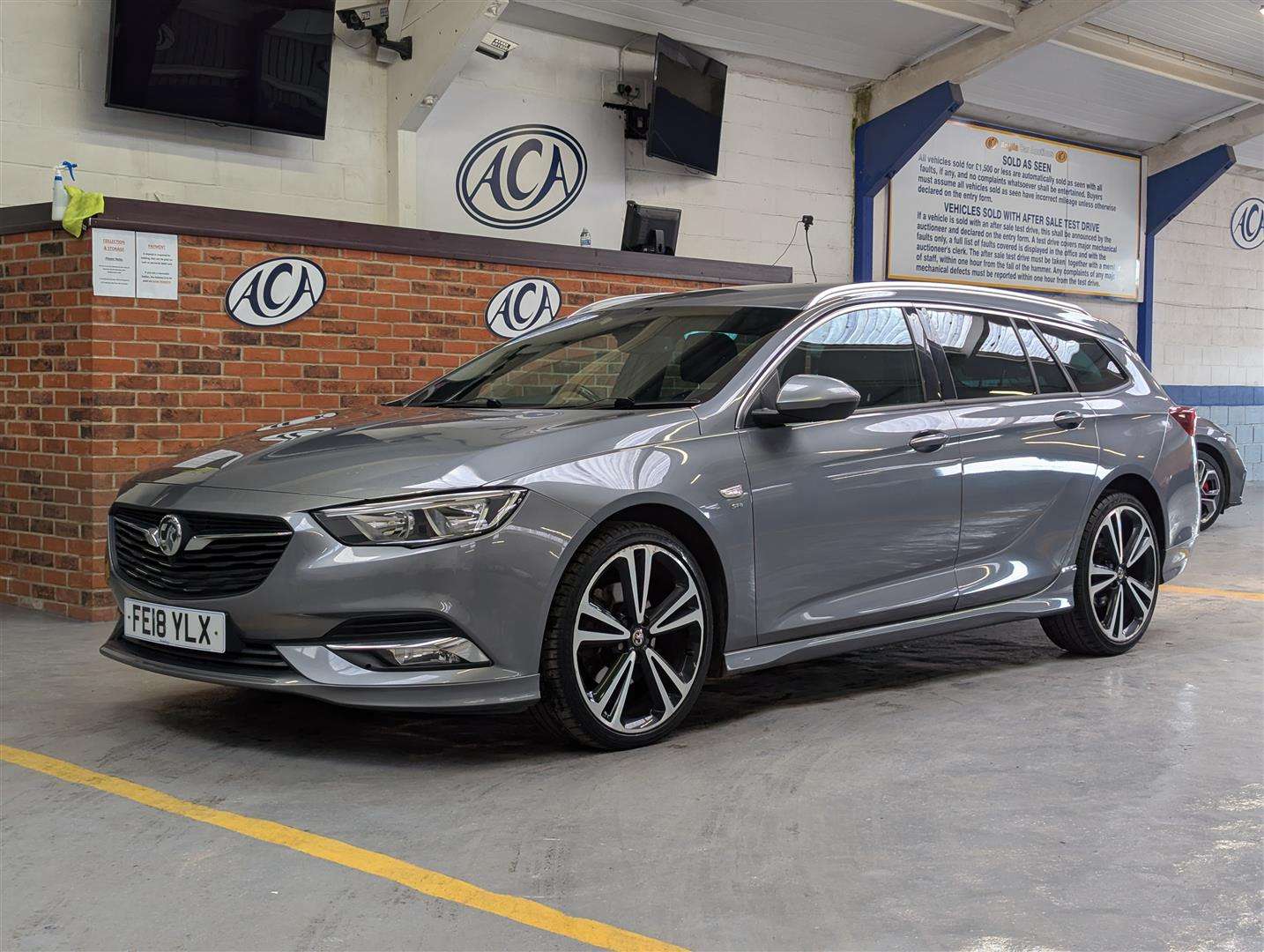 <p>2018 VAUXHALL INSIGNIA SRI VX-LINE NAV</p>