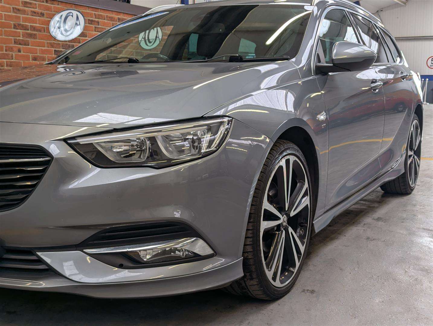 <p>2018 VAUXHALL INSIGNIA SRI VX-LINE NAV</p>