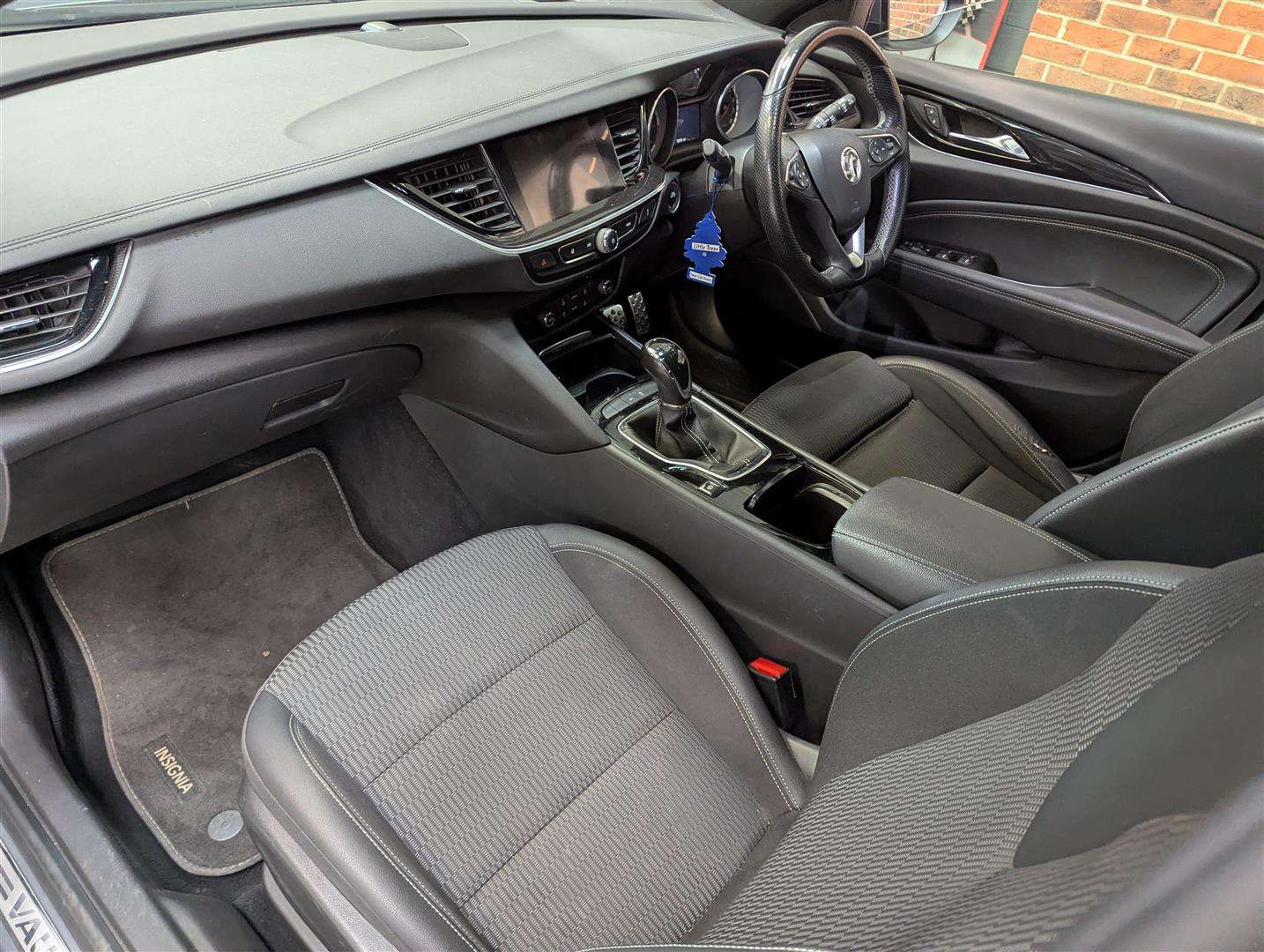 <p>2018 VAUXHALL INSIGNIA SRI VX-LINE NAV</p>