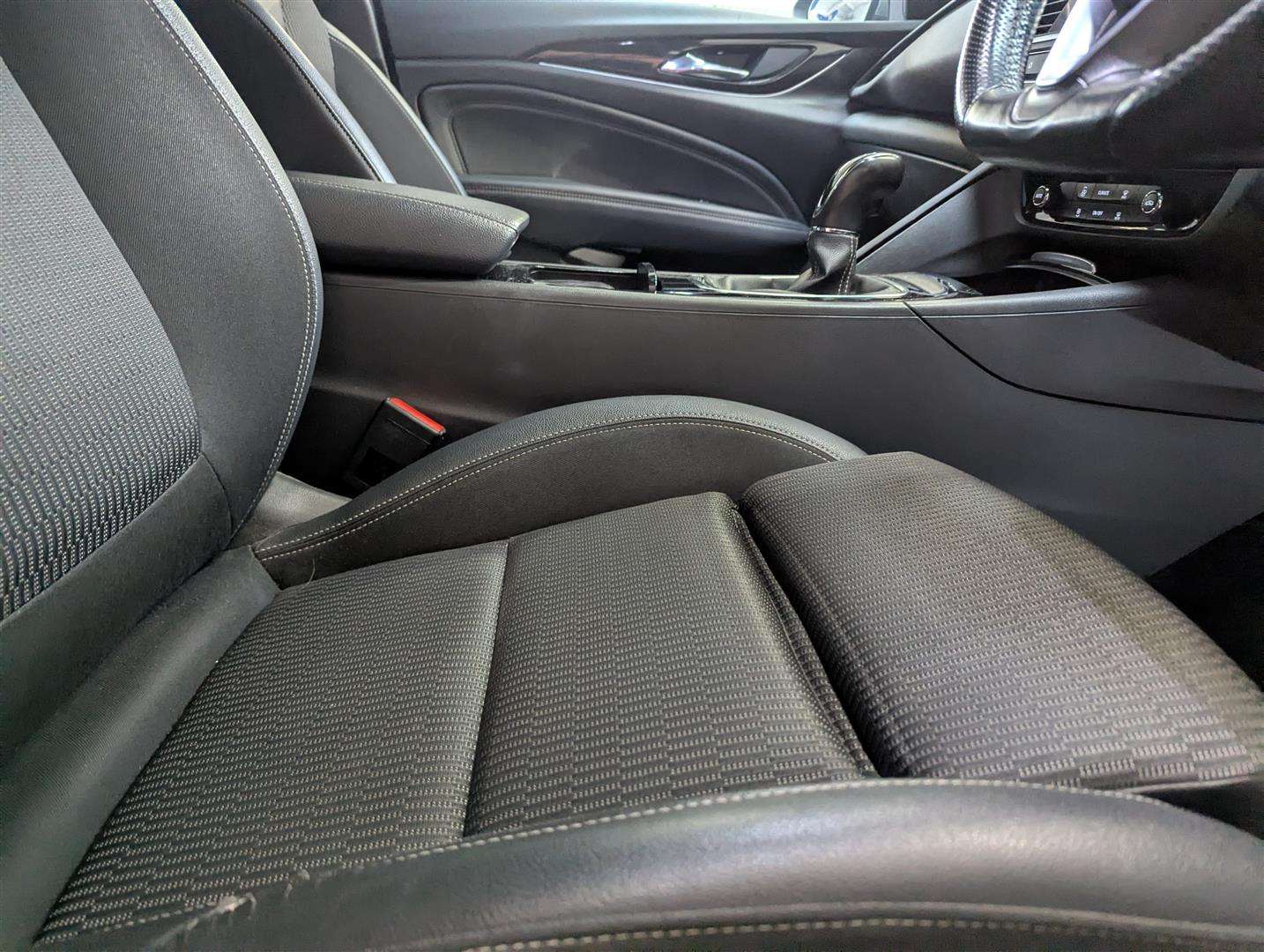 <p>2018 VAUXHALL INSIGNIA SRI VX-LINE NAV</p>