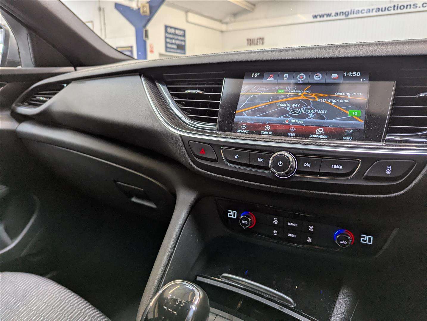 <p>2018 VAUXHALL INSIGNIA SRI VX-LINE NAV</p>