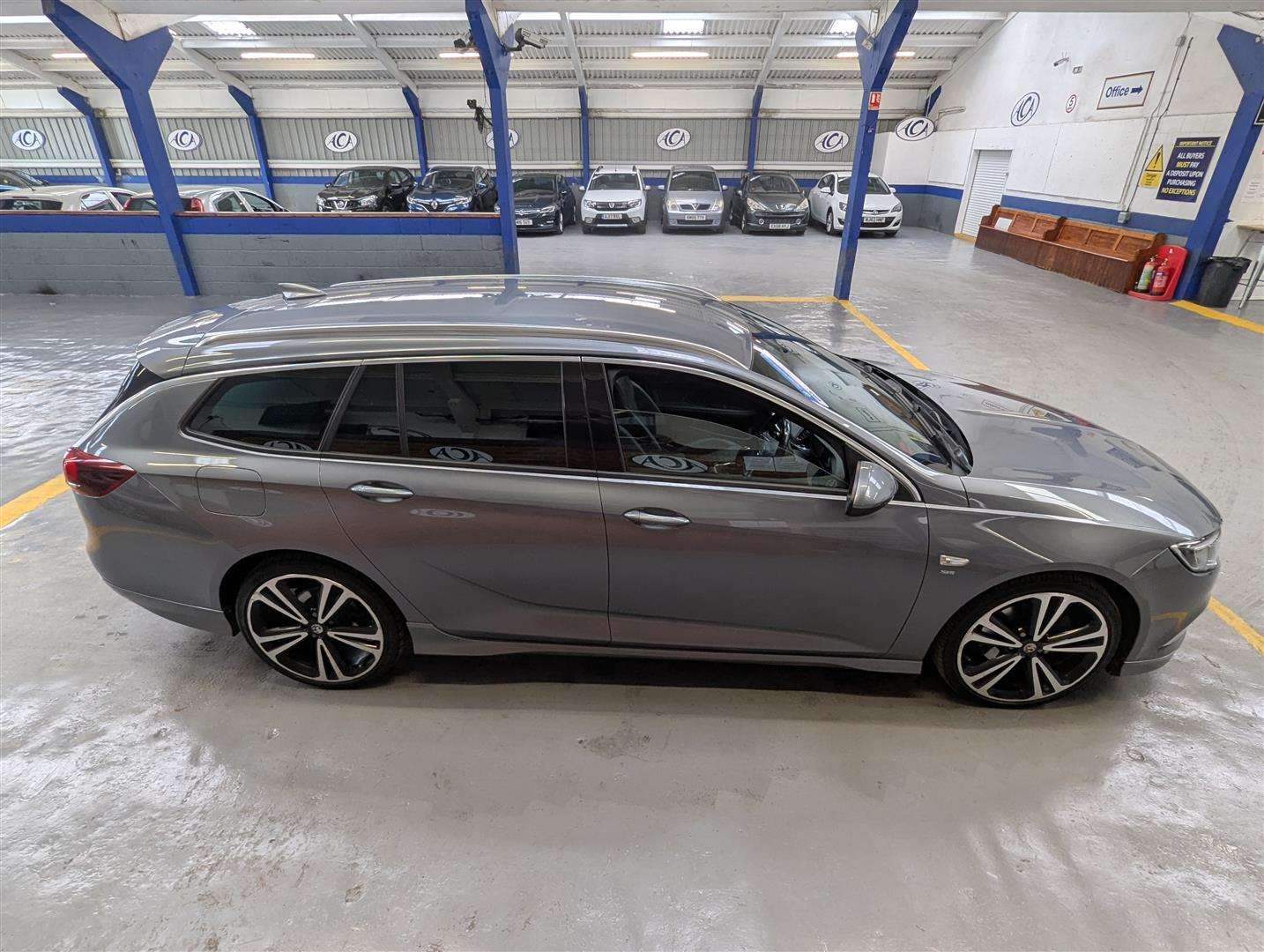 <p>2018 VAUXHALL INSIGNIA SRI VX-LINE NAV</p>
