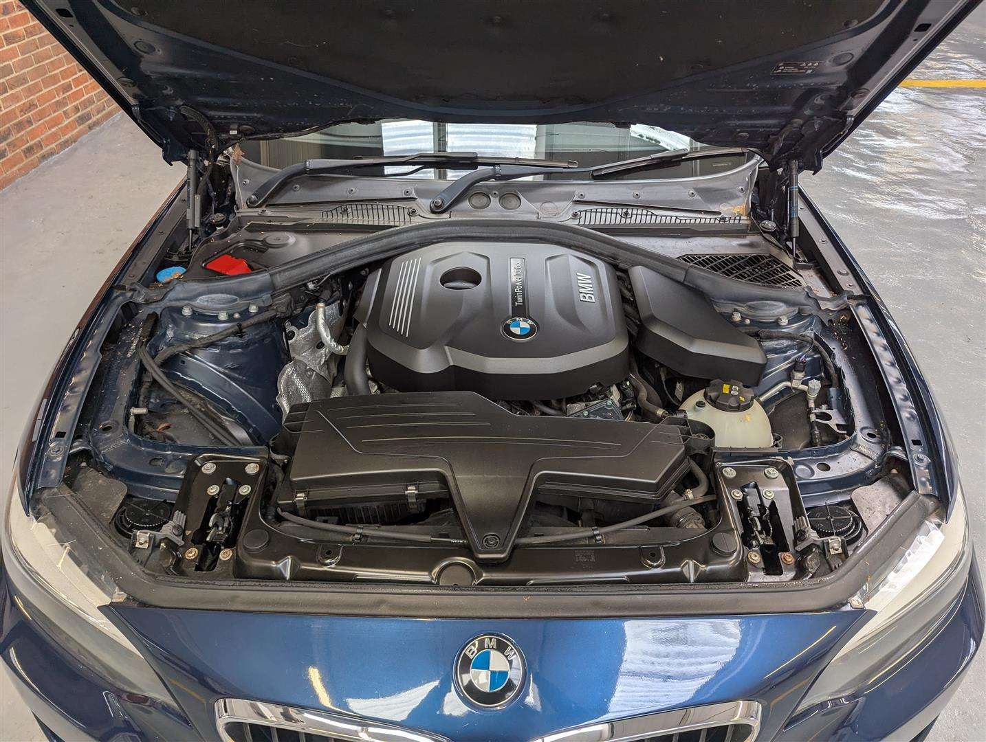 <p>2017 BMW 218I SPORT</p>
