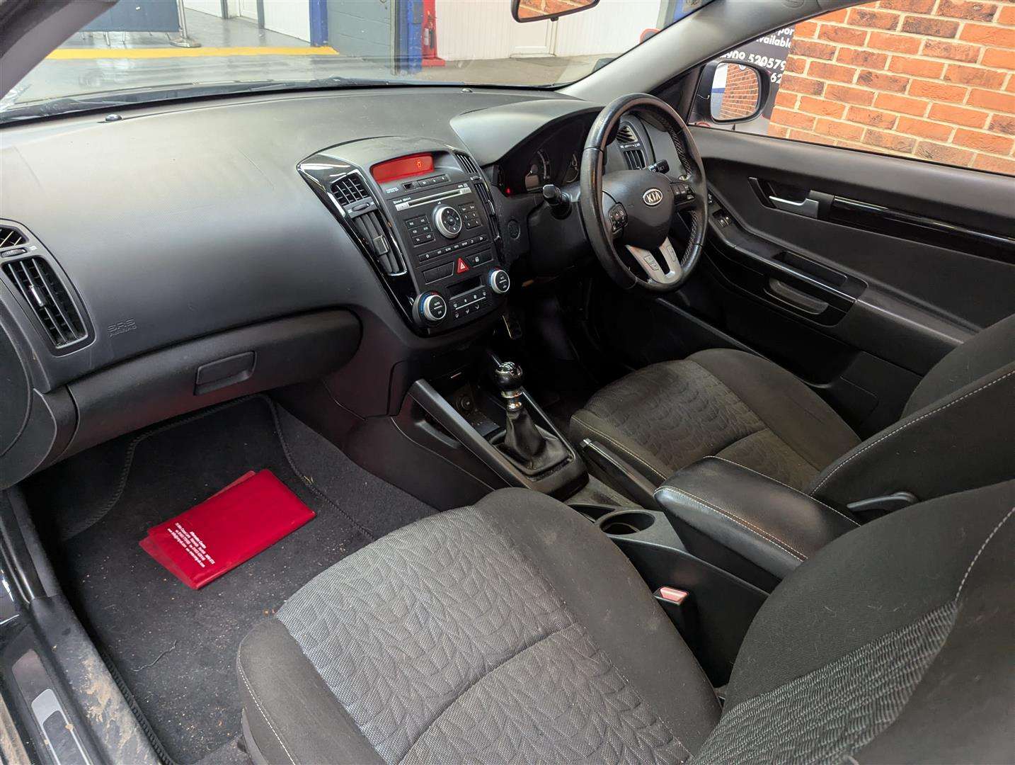 <p>2011 KIA PRO CEED 3 CRDI</p>