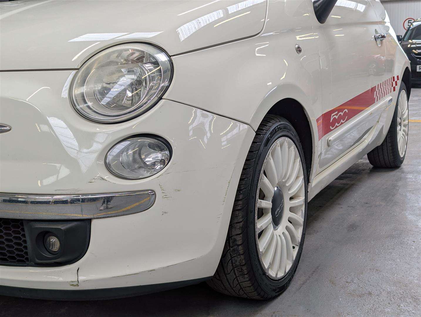 <p>2009 FIAT 500 LOUNGE</p>