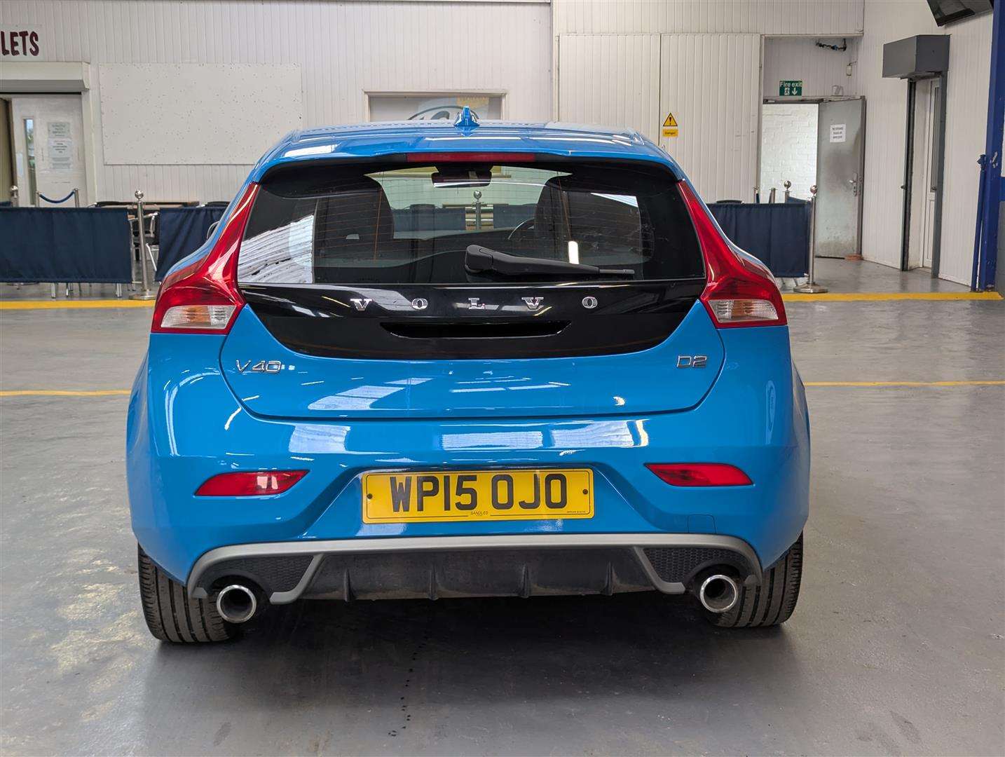 <p>2015 VOLVO V40 R-DESIGN NAV D2</p>