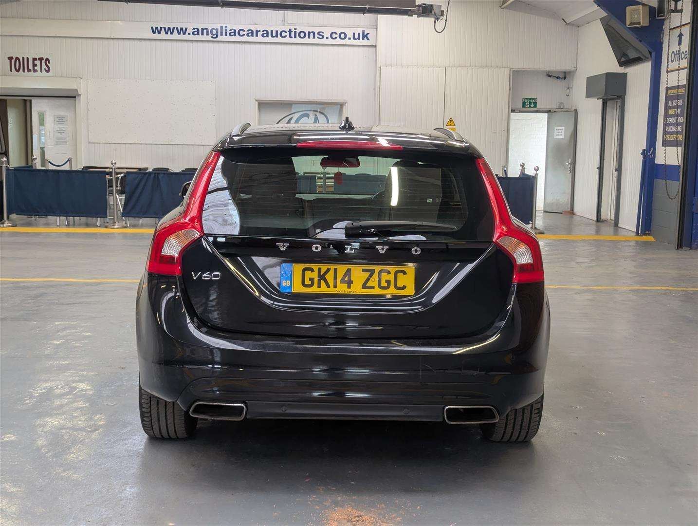 <p>2014 VOLVO V60 SE D4</p>