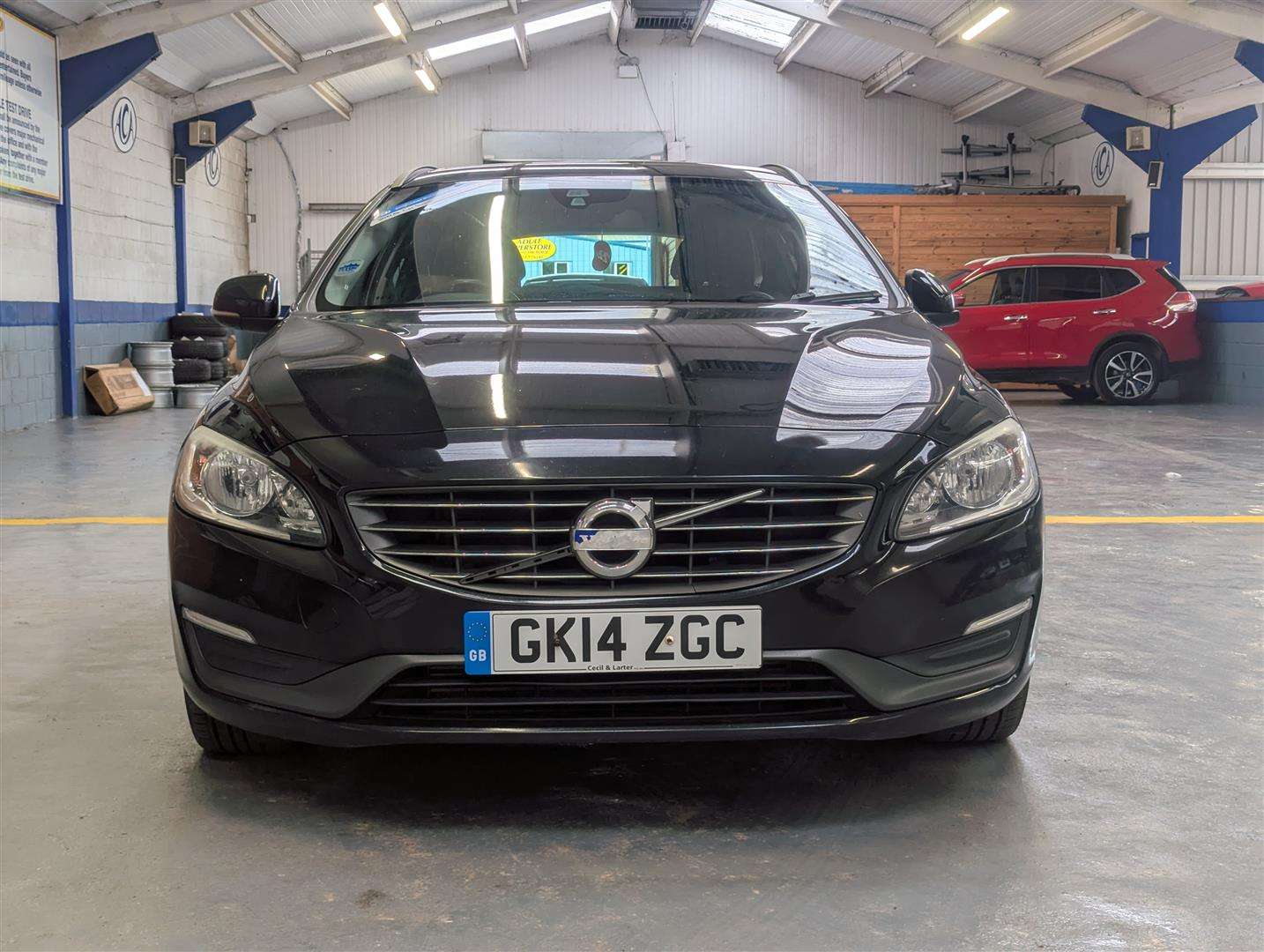 <p>2014 VOLVO V60 SE D4</p>