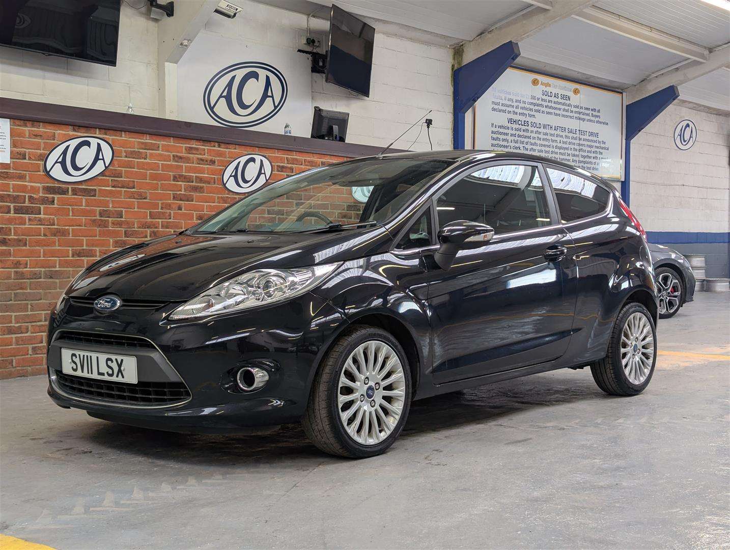 <p>2011 FORD FIESTA TITANIUM</p>