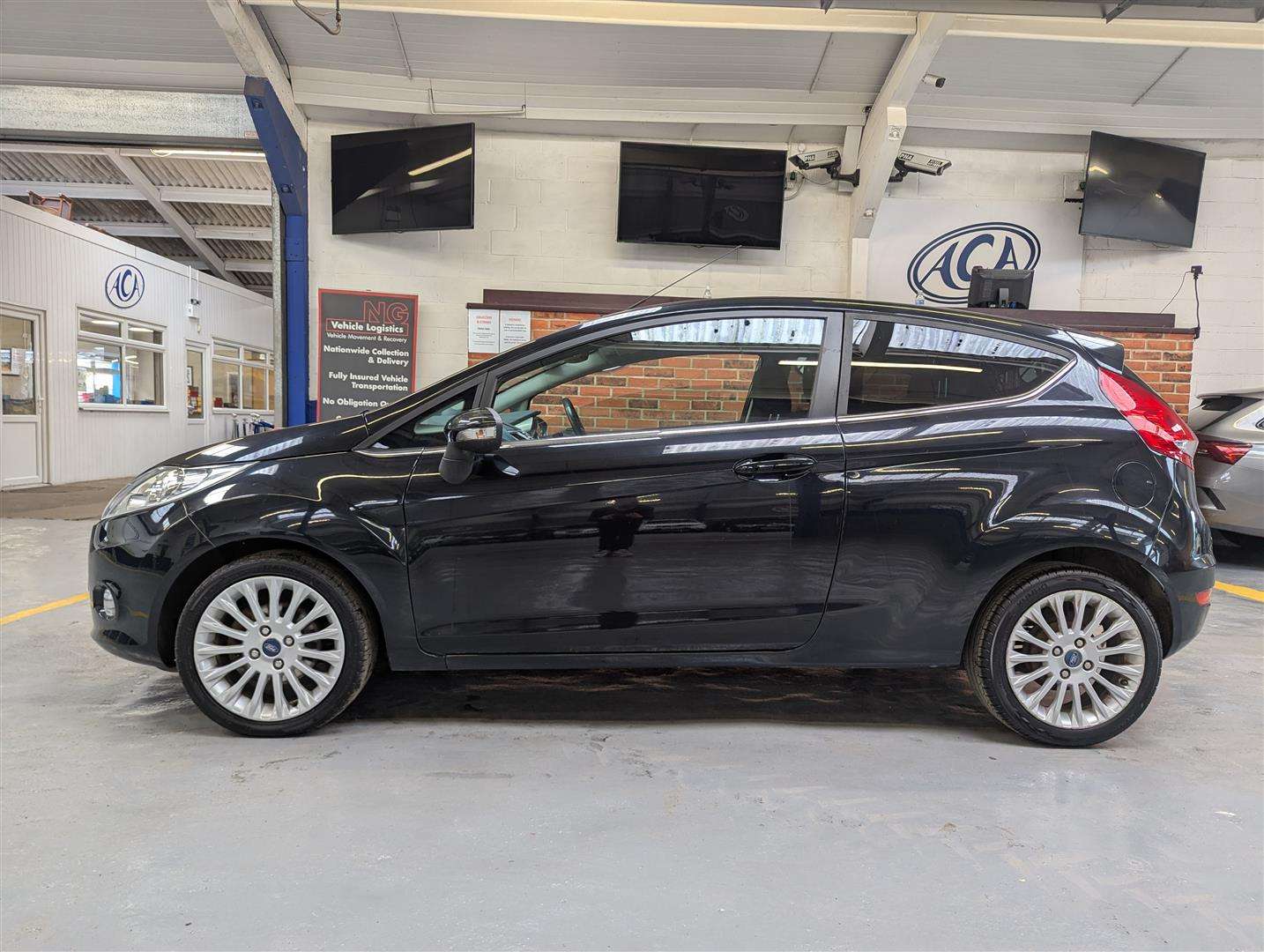 <p>2011 FORD FIESTA TITANIUM</p>