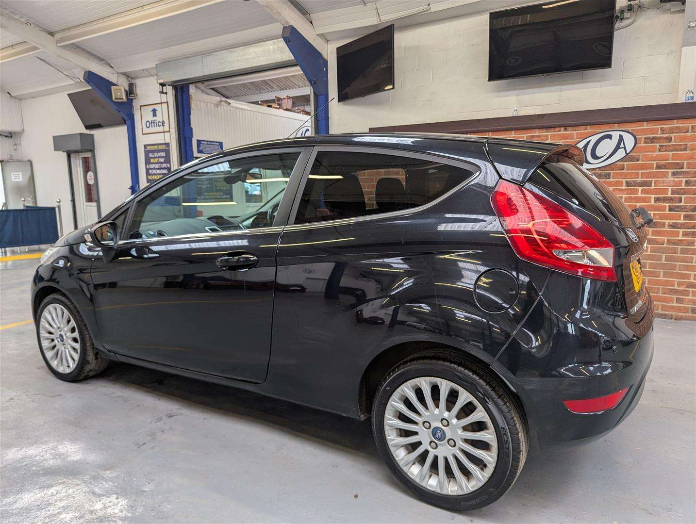 <p>2011 FORD FIESTA TITANIUM</p>