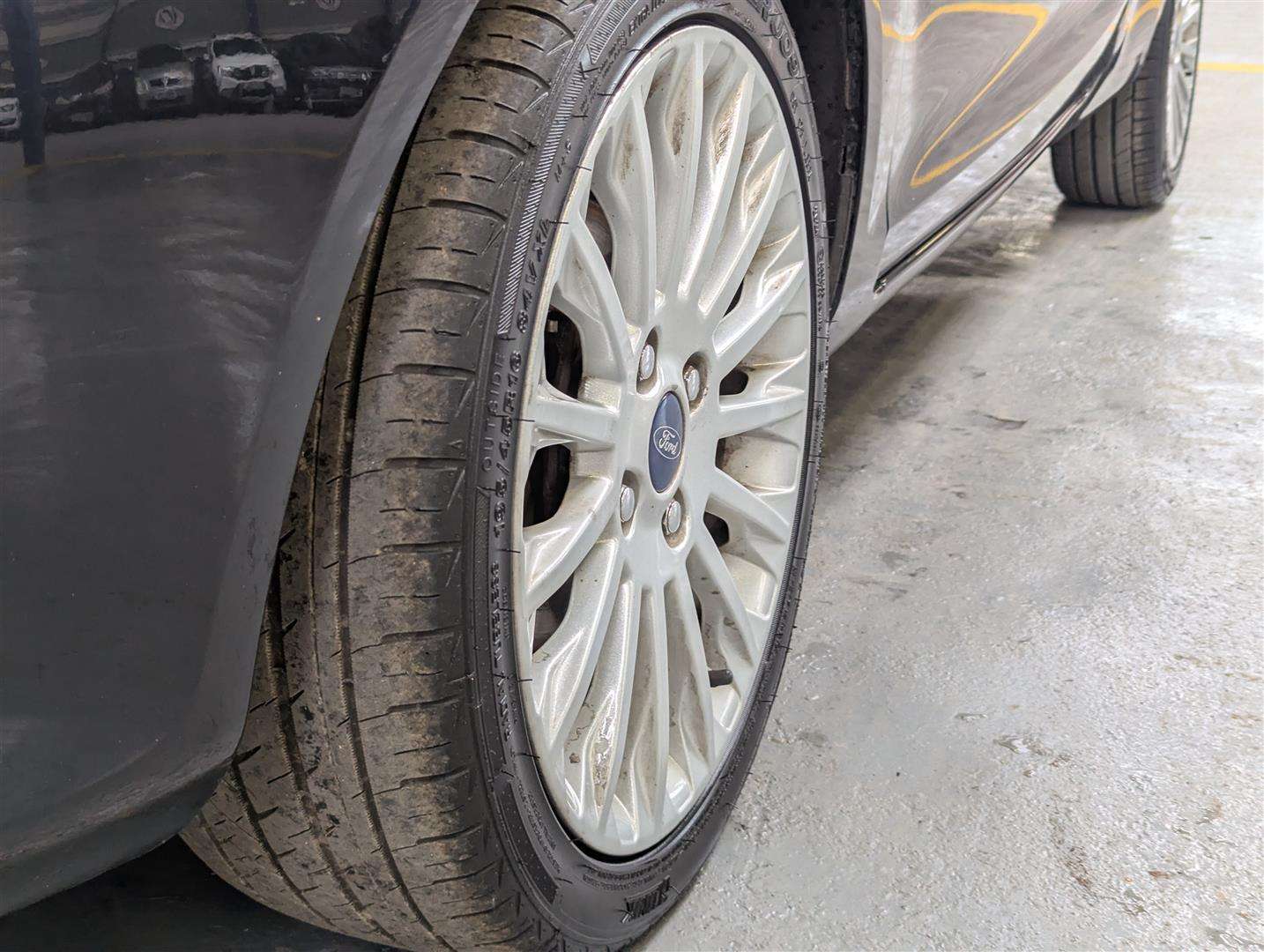 <p>2011 FORD FIESTA TITANIUM</p>