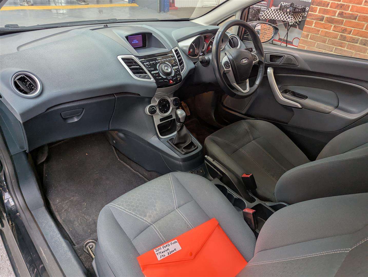 <p>2011 FORD FIESTA TITANIUM</p>