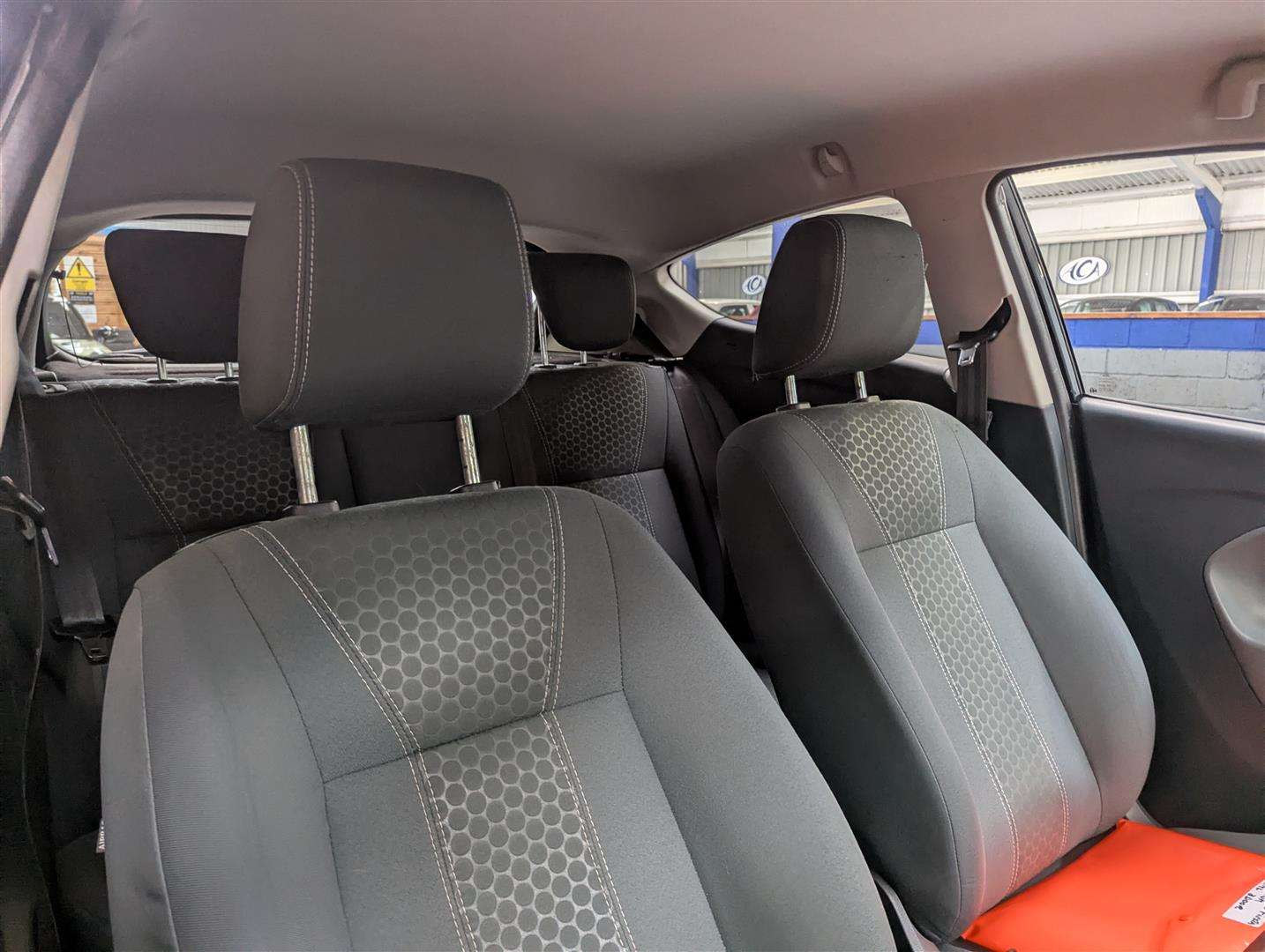 <p>2011 FORD FIESTA TITANIUM</p>