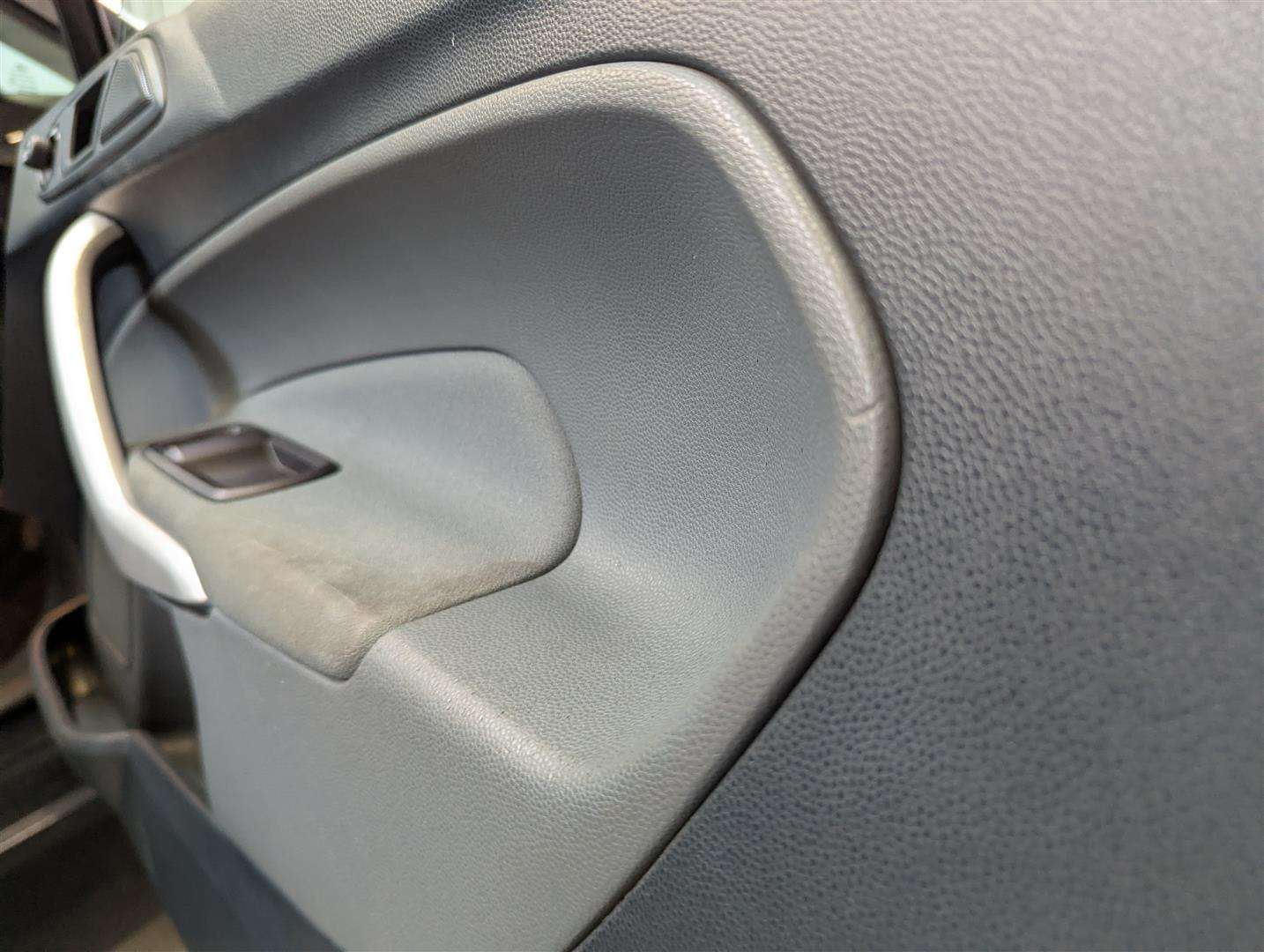 <p>2011 FORD FIESTA TITANIUM</p>